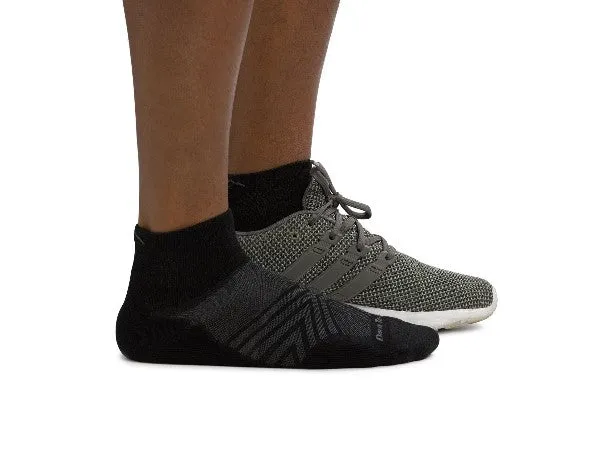 Accessories_Darn Tough Vermont_Accessories Sock Men's Run Coolmax 1/4 Ultra-Lightweight Socks
