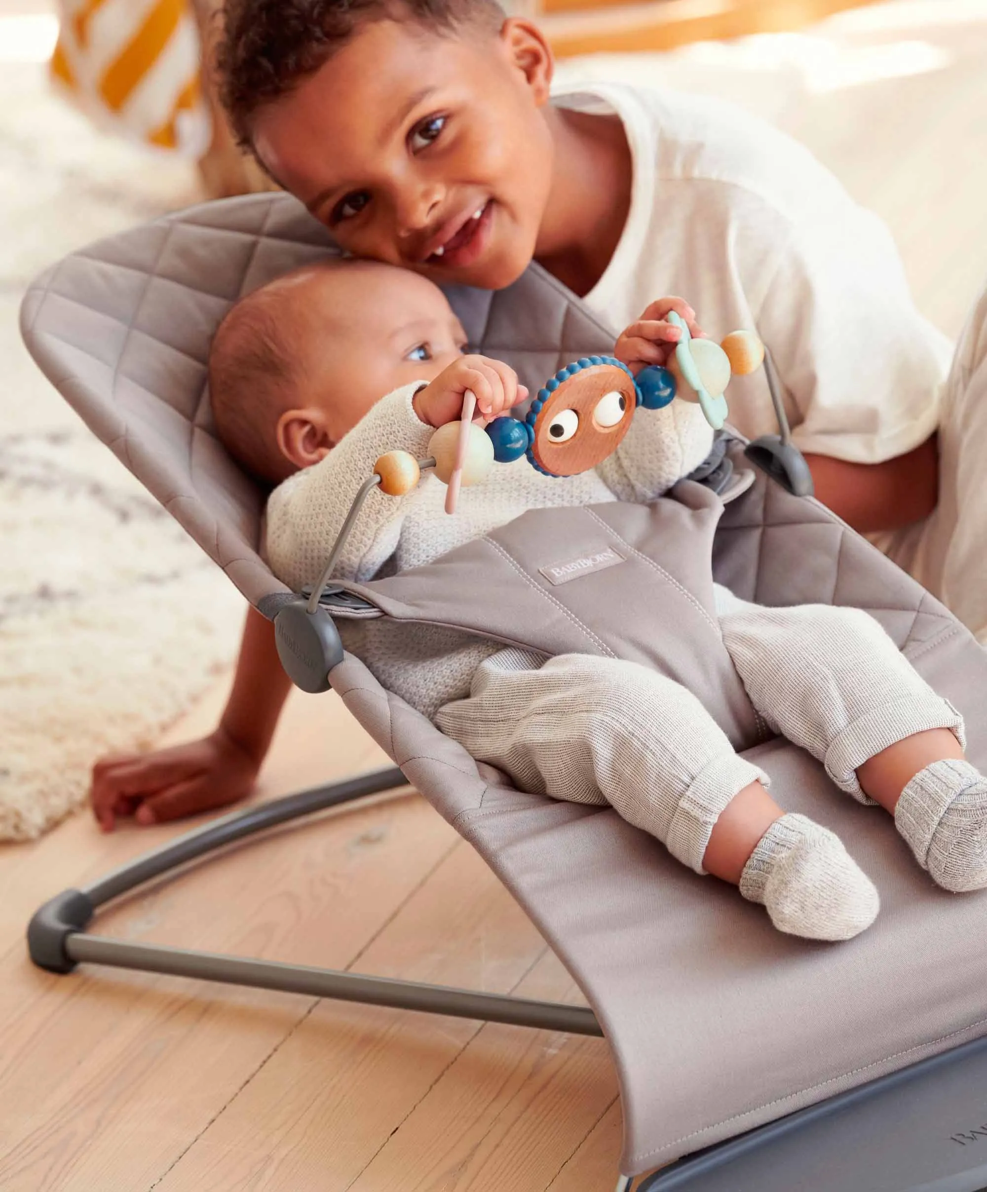 BabyBjrn Baby Bouncer and Toy Bar - Anthracite