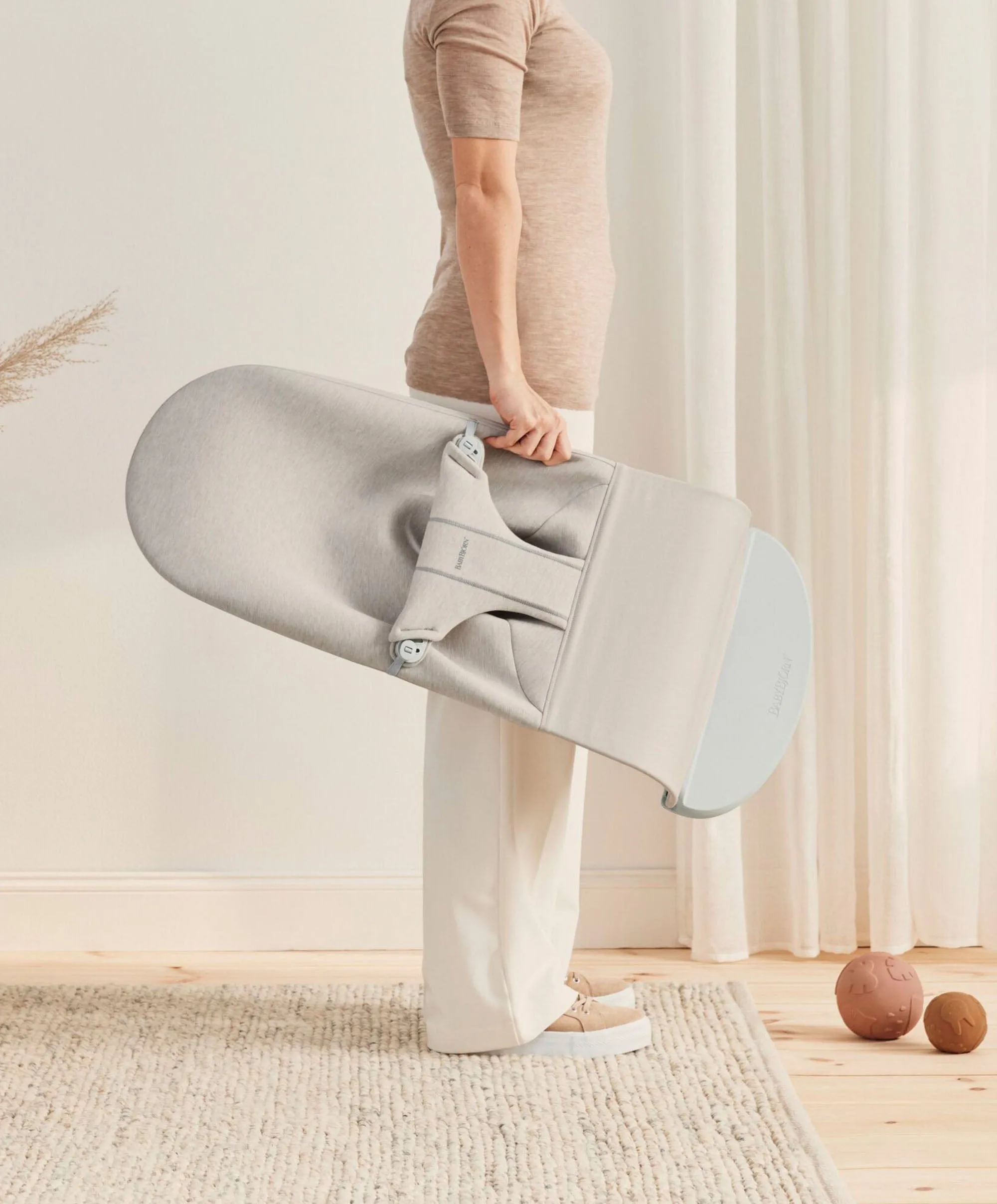 BabyBjrn Baby Bouncer Bliss - Light Beige