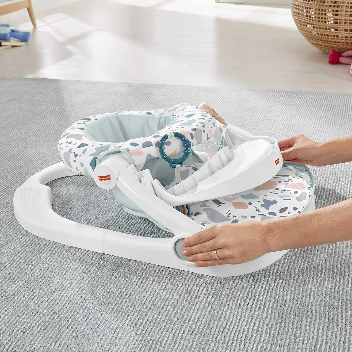 Fisher-Price Toys Fisher-Price HBD68 DLX Sit Me Up Floor Seat w/Tray and 2 Baby Toys