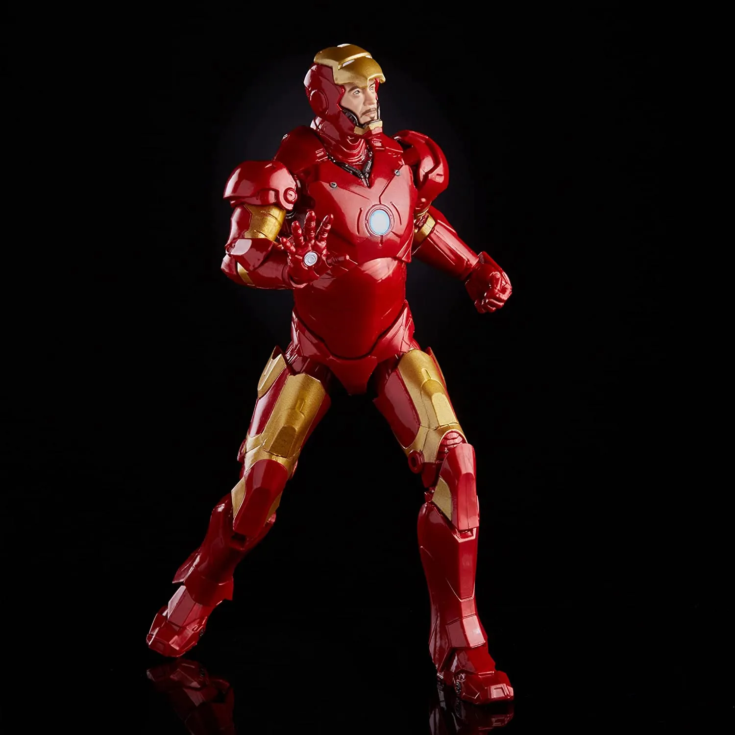 Hasbro Toys Hasbro Marvel Legends Series 15-cm-scale Action Figure Toy Iron Man Mark 3, Includes Premium Design and 5 Accessories