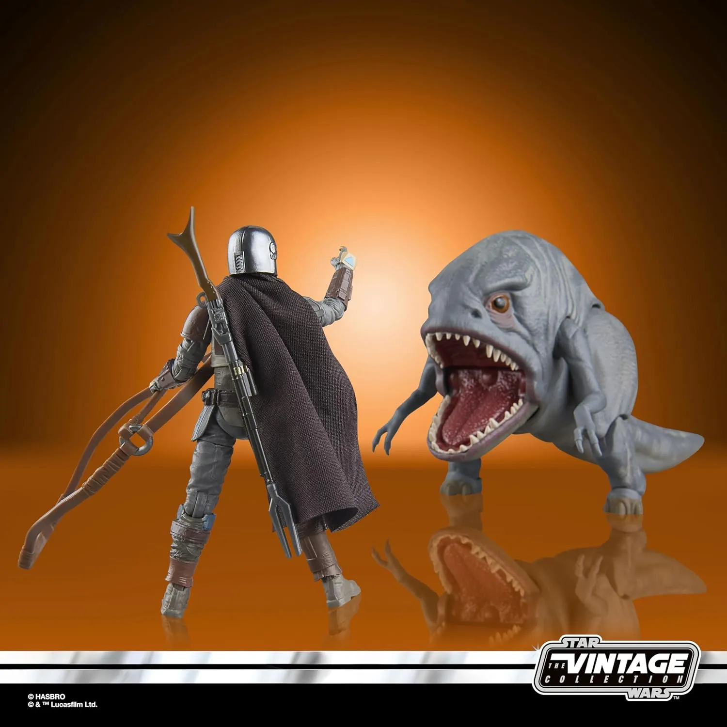 Hasbro Toys Hasbro Star Wars The Vintage Collection Star Wars: The Mandalorian - The Mandalorian & Blurrg Action Figure Set (G0302)