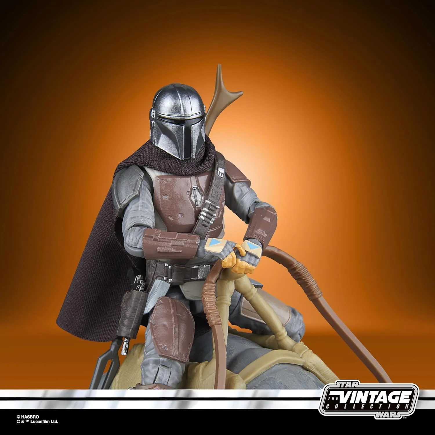 Hasbro Toys Hasbro Star Wars The Vintage Collection Star Wars: The Mandalorian - The Mandalorian & Blurrg Action Figure Set (G0302)