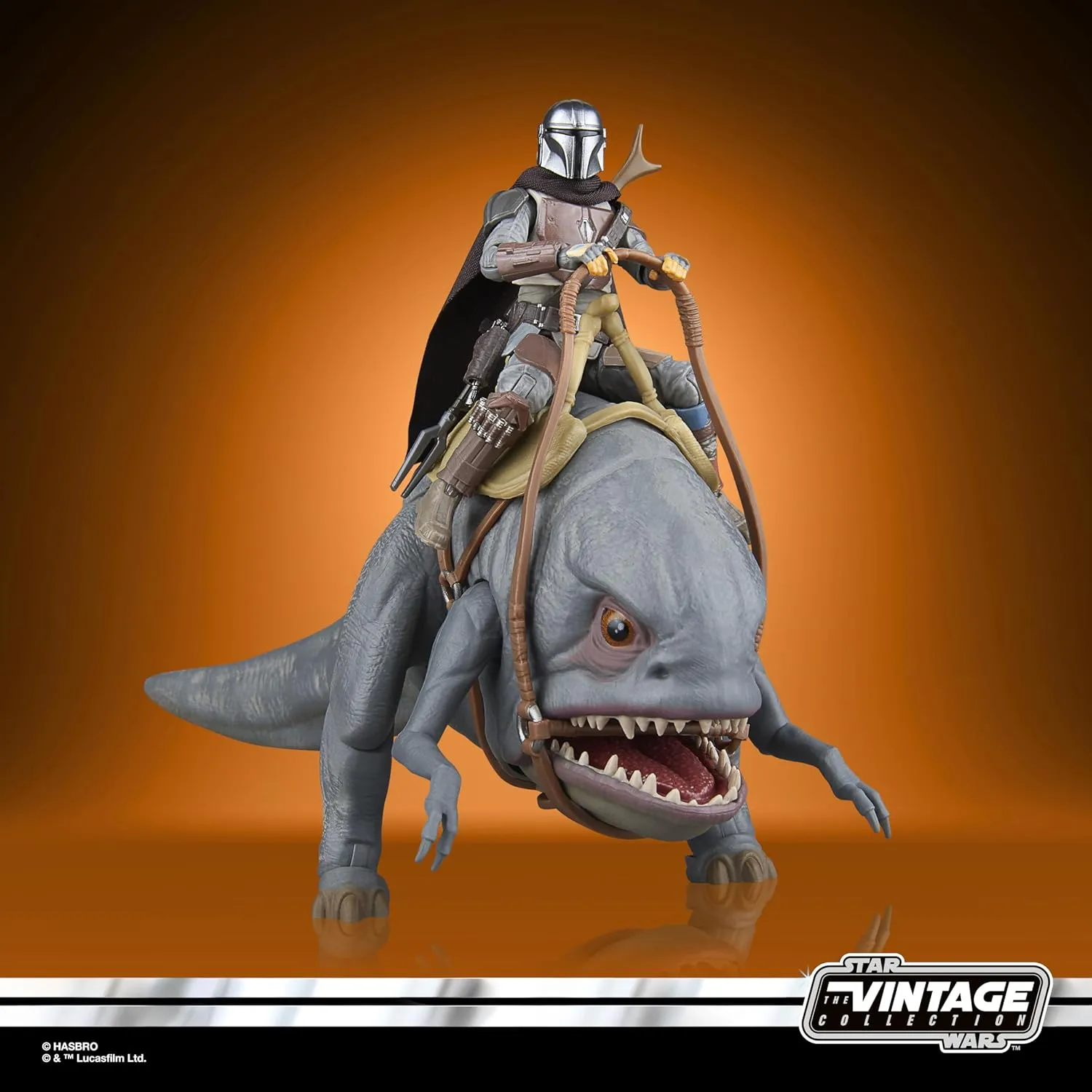 Hasbro Toys Hasbro Star Wars The Vintage Collection Star Wars: The Mandalorian - The Mandalorian & Blurrg Action Figure Set (G0302)