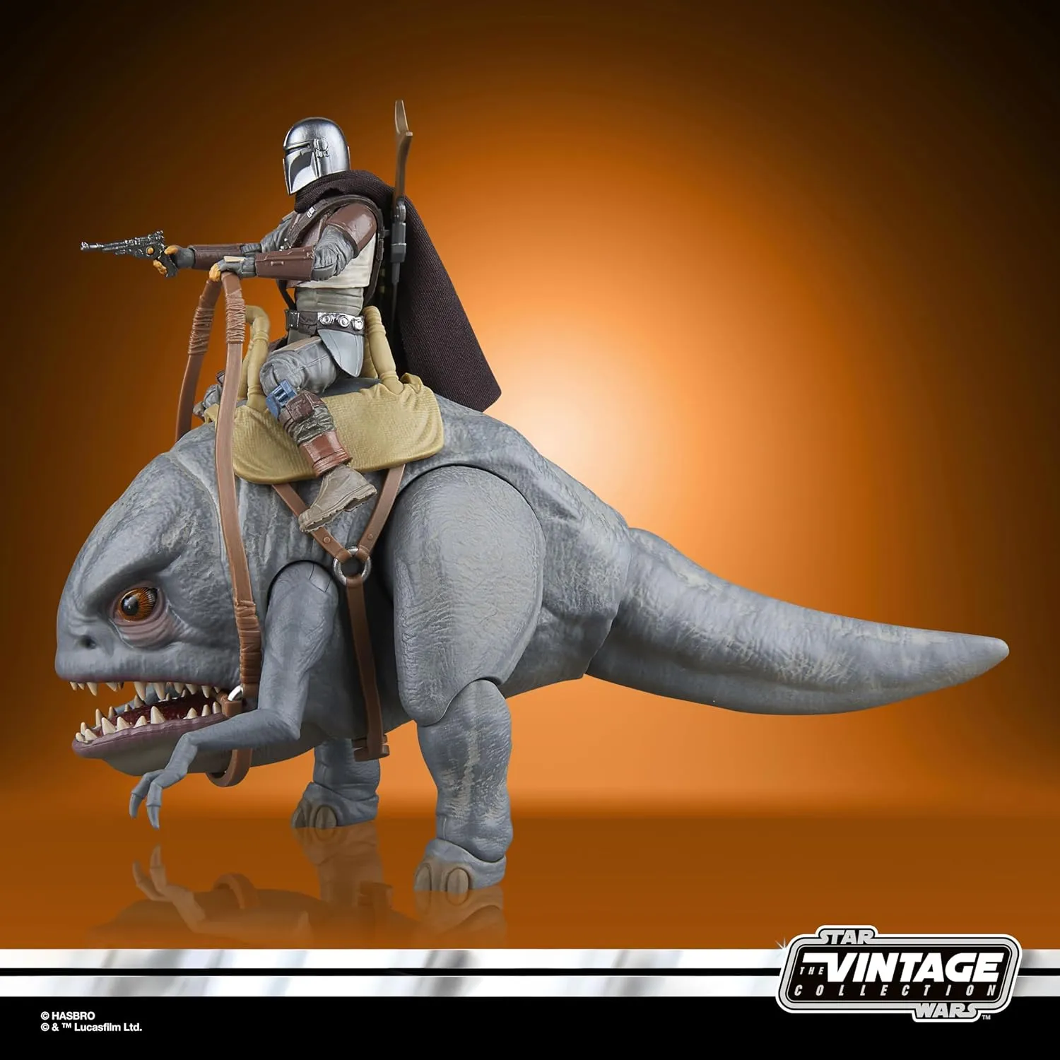 Hasbro Toys Hasbro Star Wars The Vintage Collection Star Wars: The Mandalorian - The Mandalorian & Blurrg Action Figure Set (G0302)