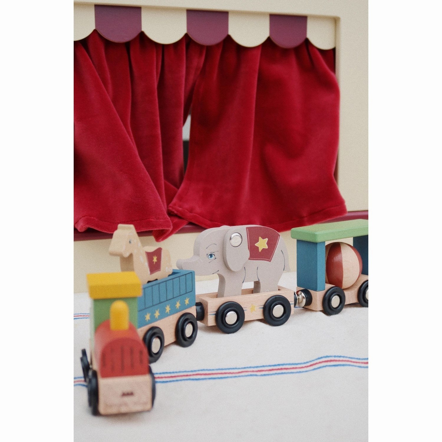 Konges Sljd Dried Sage Wooden Puppet Theater Fsc
