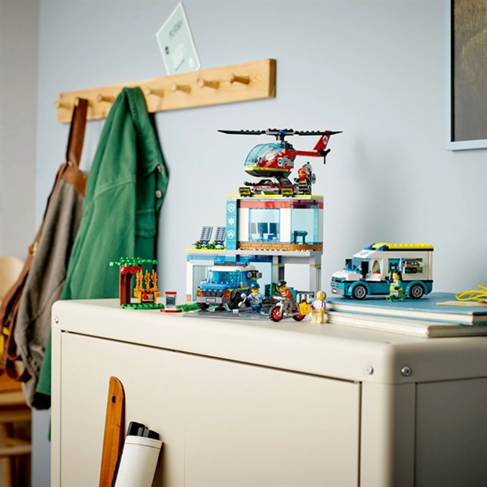 LEGO City Emergency Vehicles HQ
