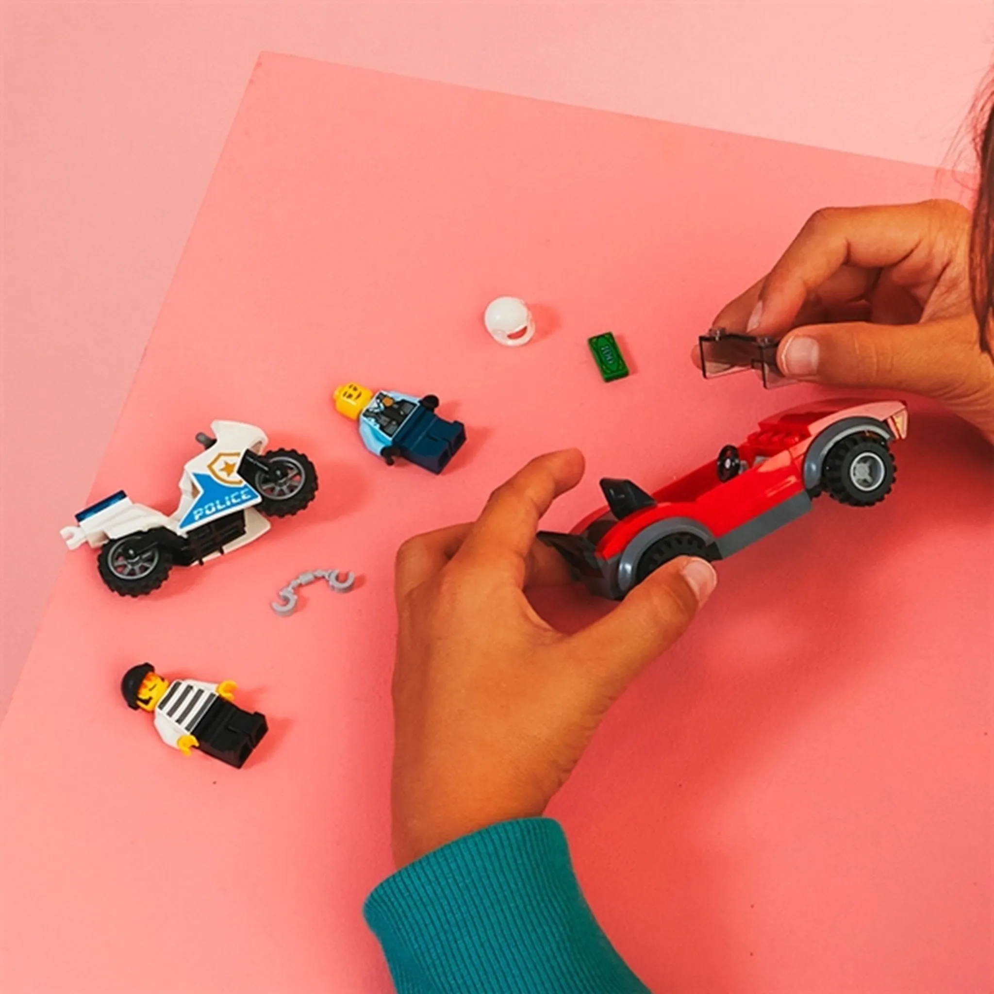 LEGO City Police Bike Car Chase