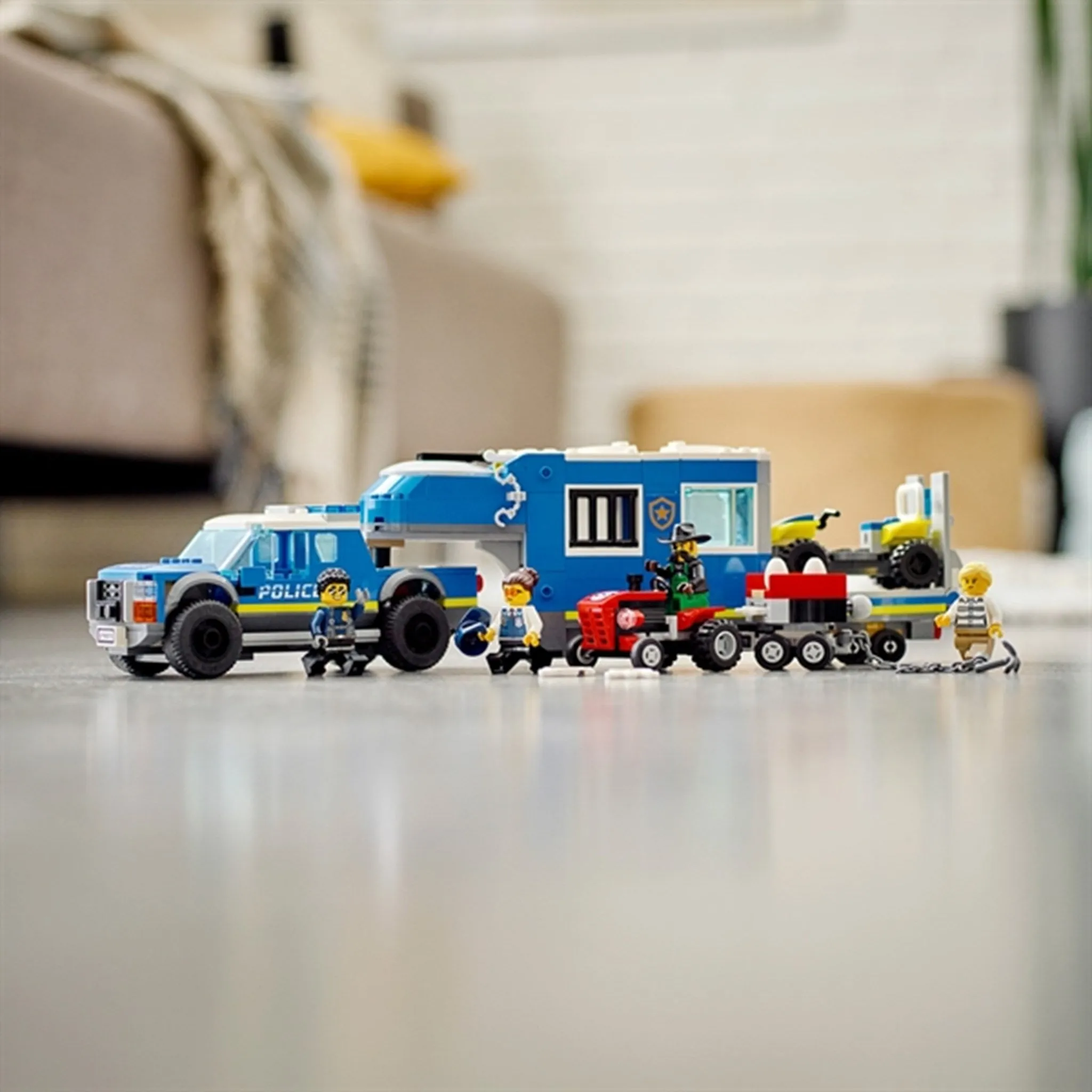 LEGO City Police Mobile Command Truck