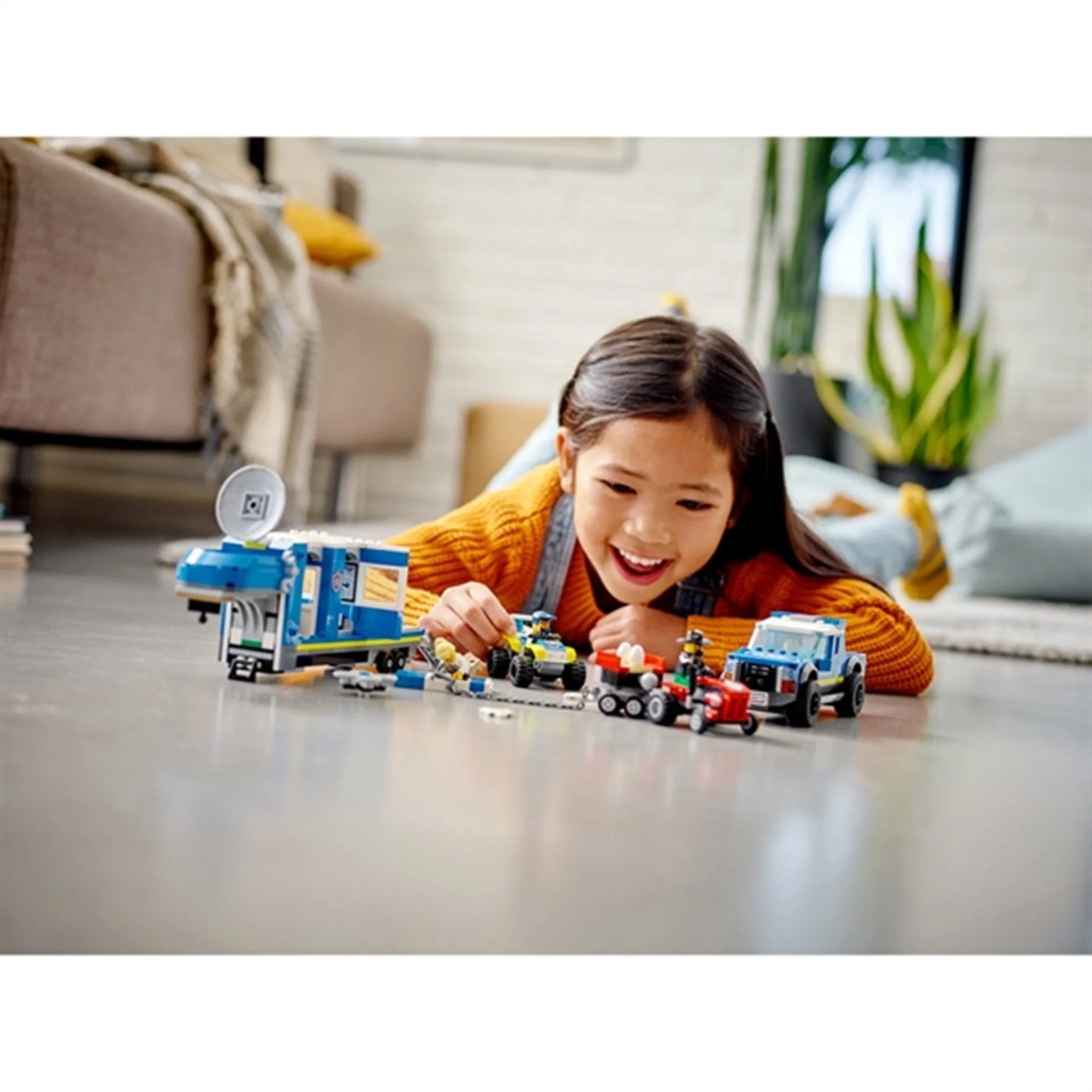 LEGO City Police Mobile Command Truck