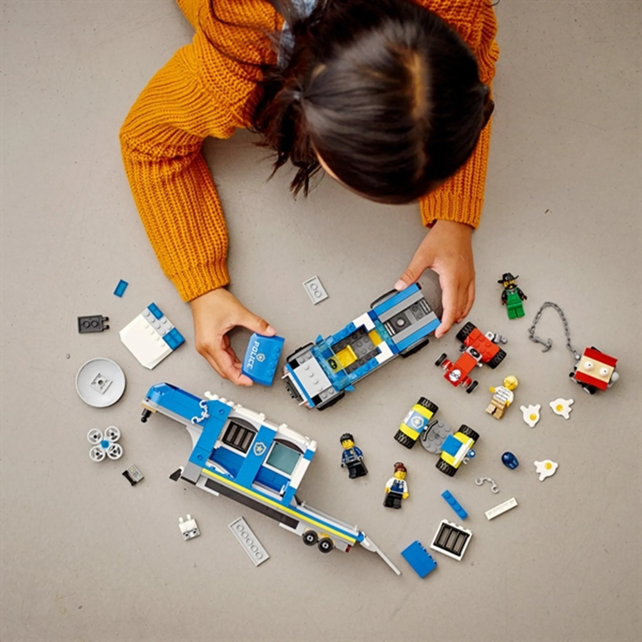 LEGO City Police Mobile Command Truck