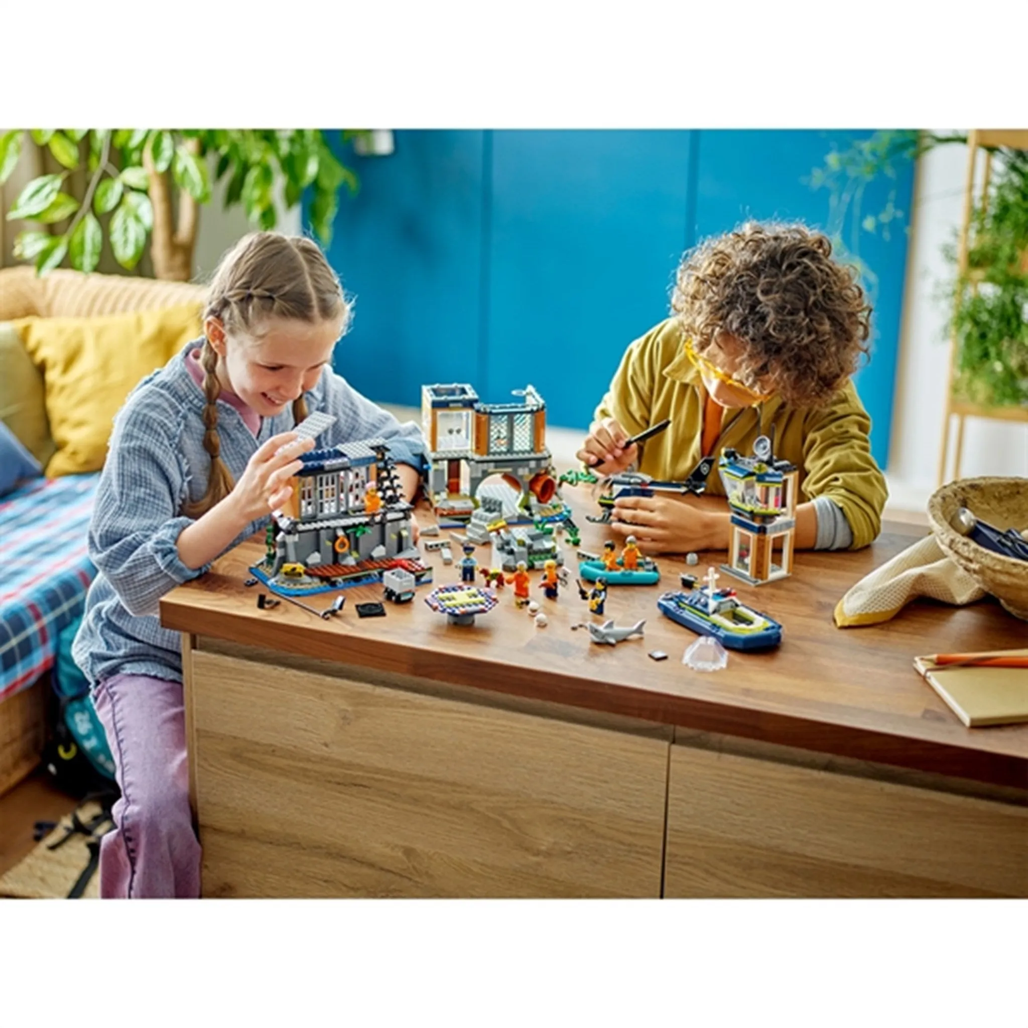 LEGO City Police Prison Island