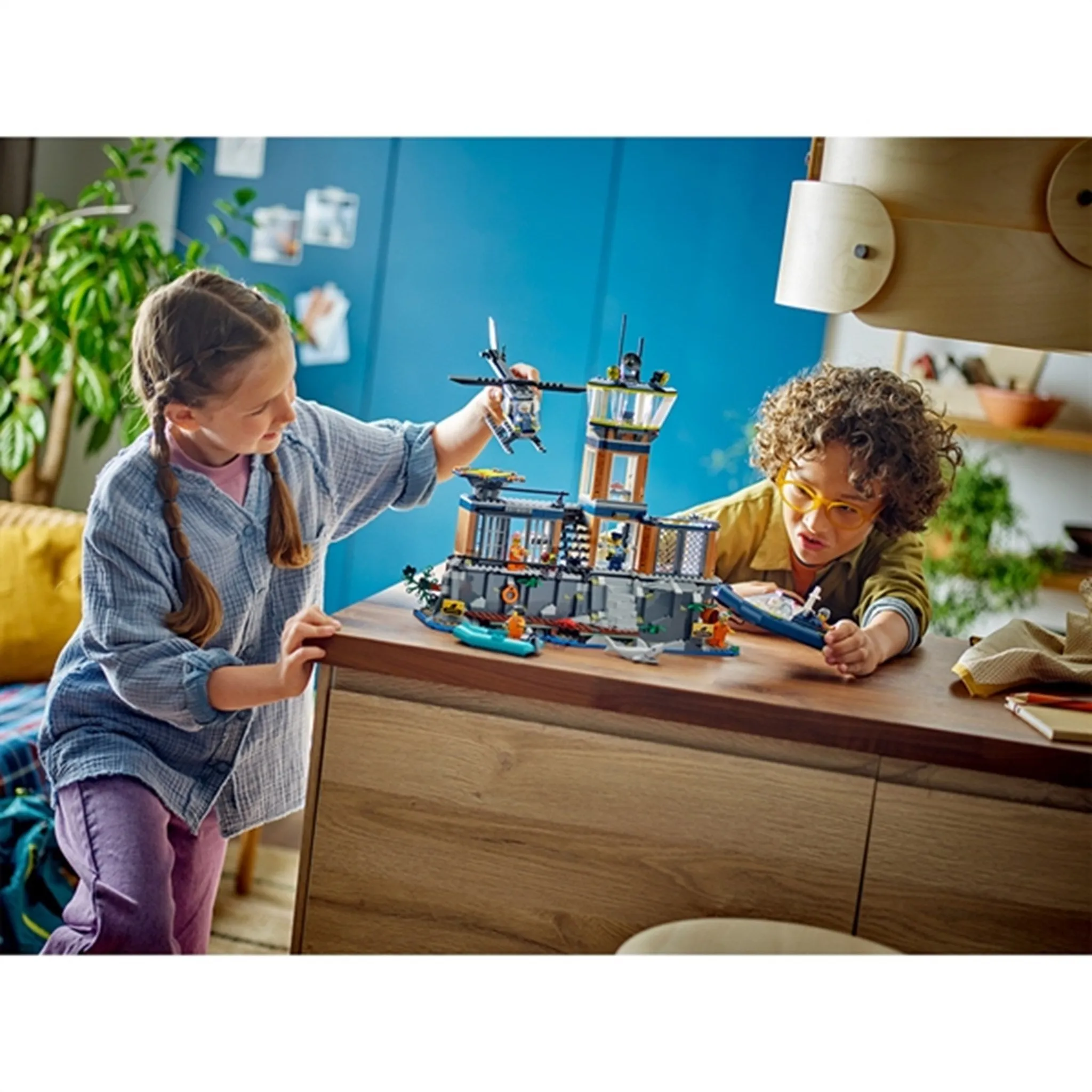 LEGO City Police Prison Island