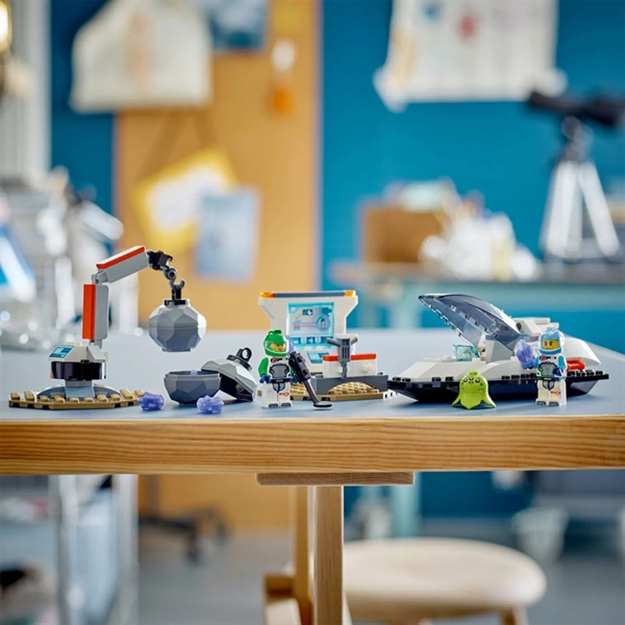 LEGO City Spaceship and Asteroid Discovery
