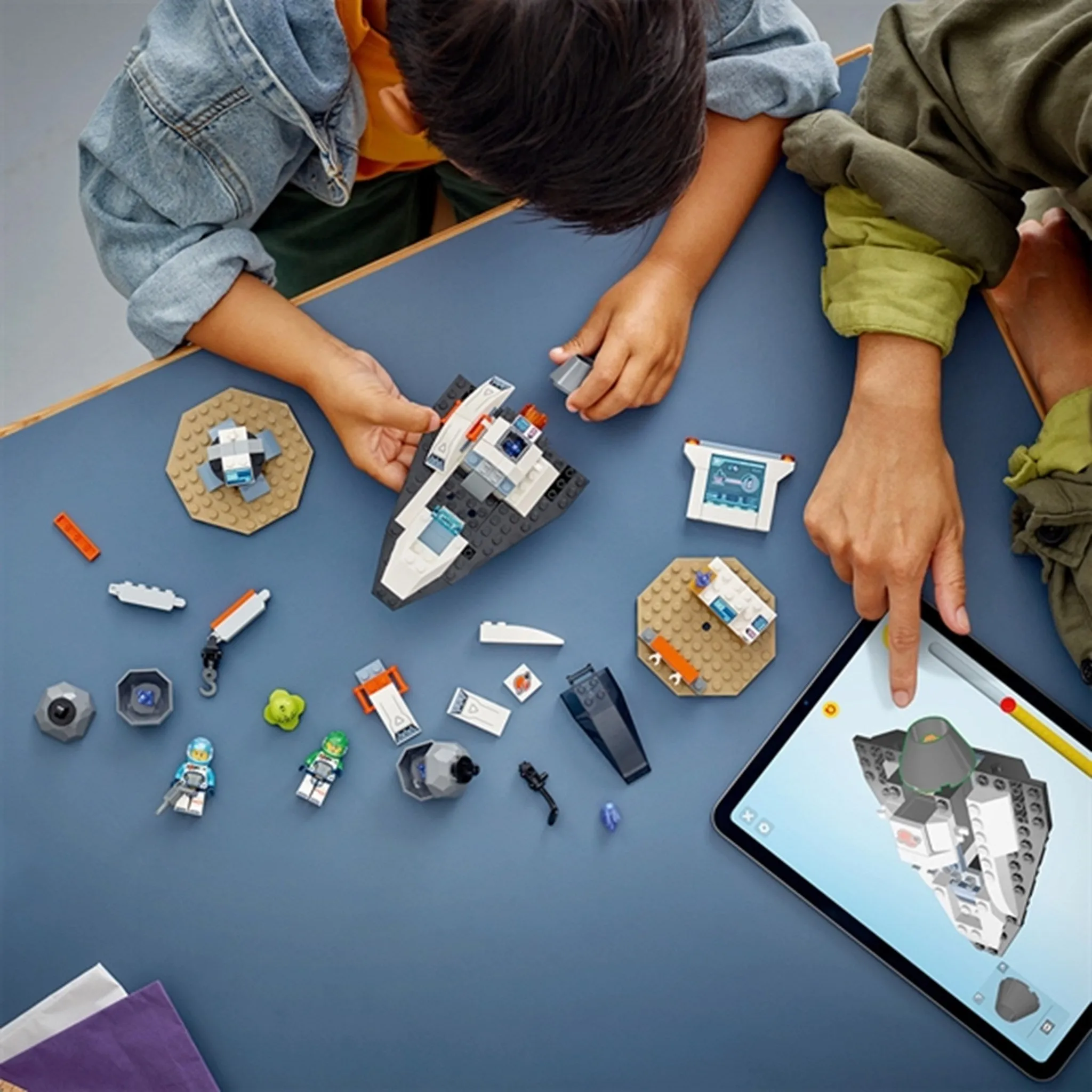 LEGO City Spaceship and Asteroid Discovery