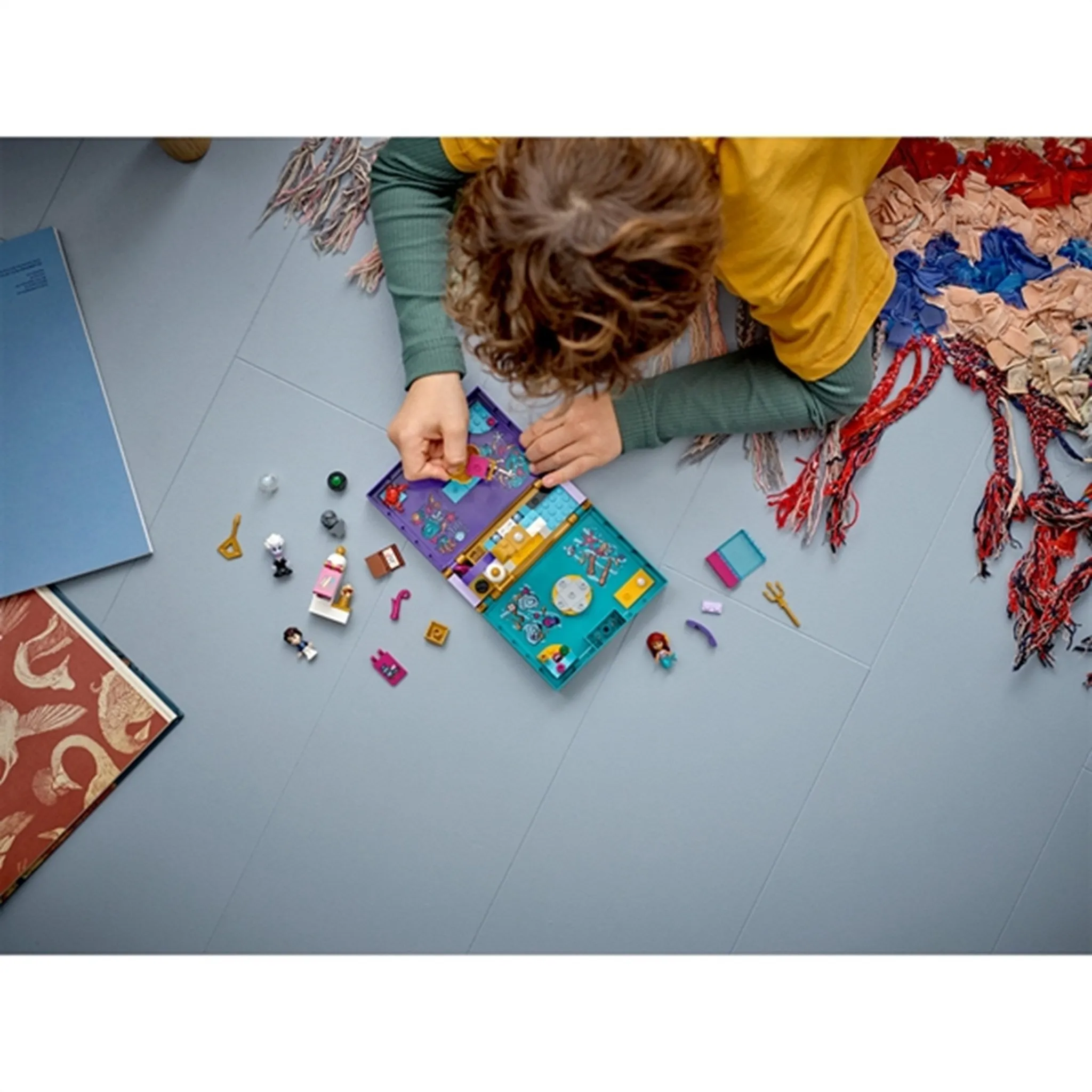 LEGO Disney The Little Mermaid Story Book