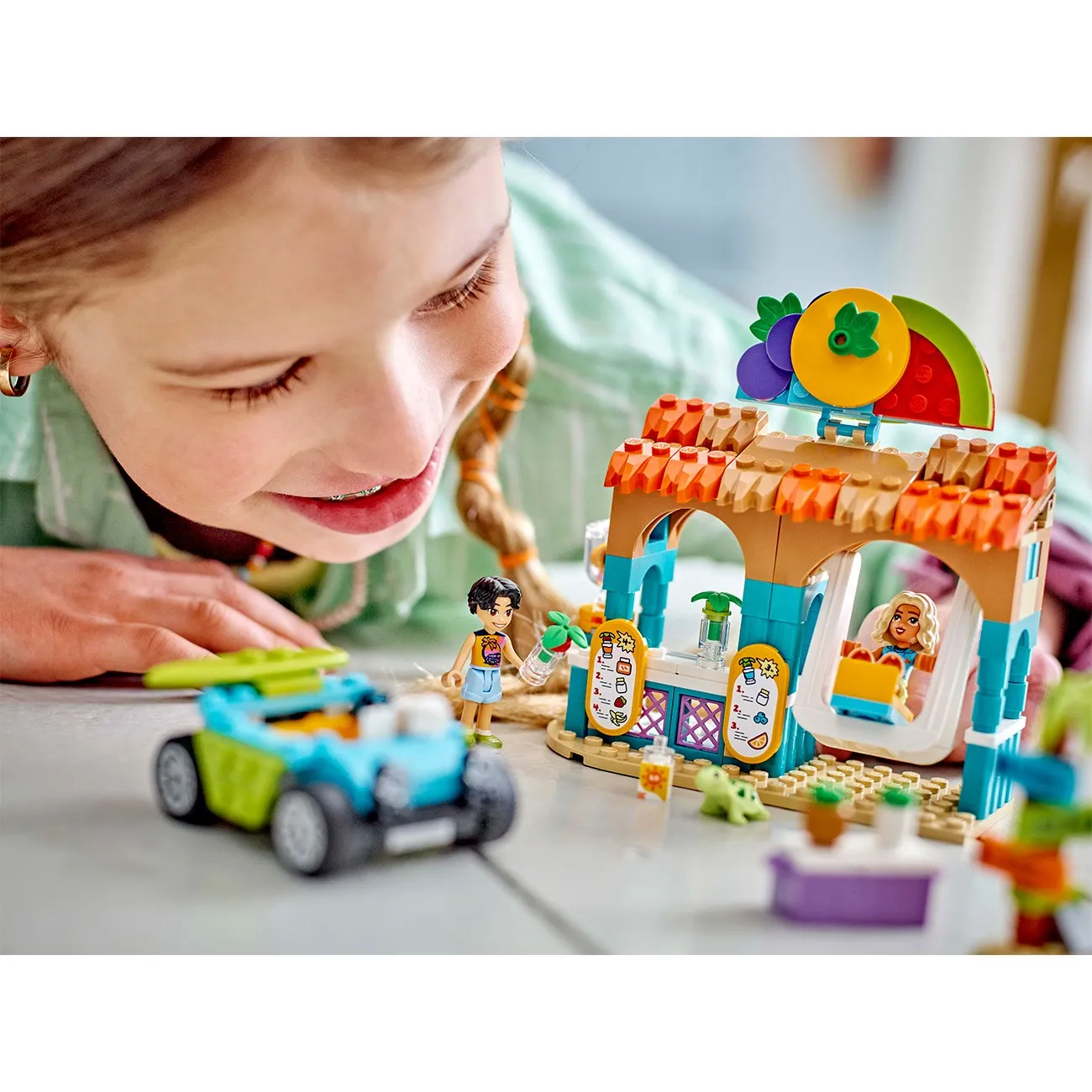 LEGO Friends Smoothie Stand by the Beach