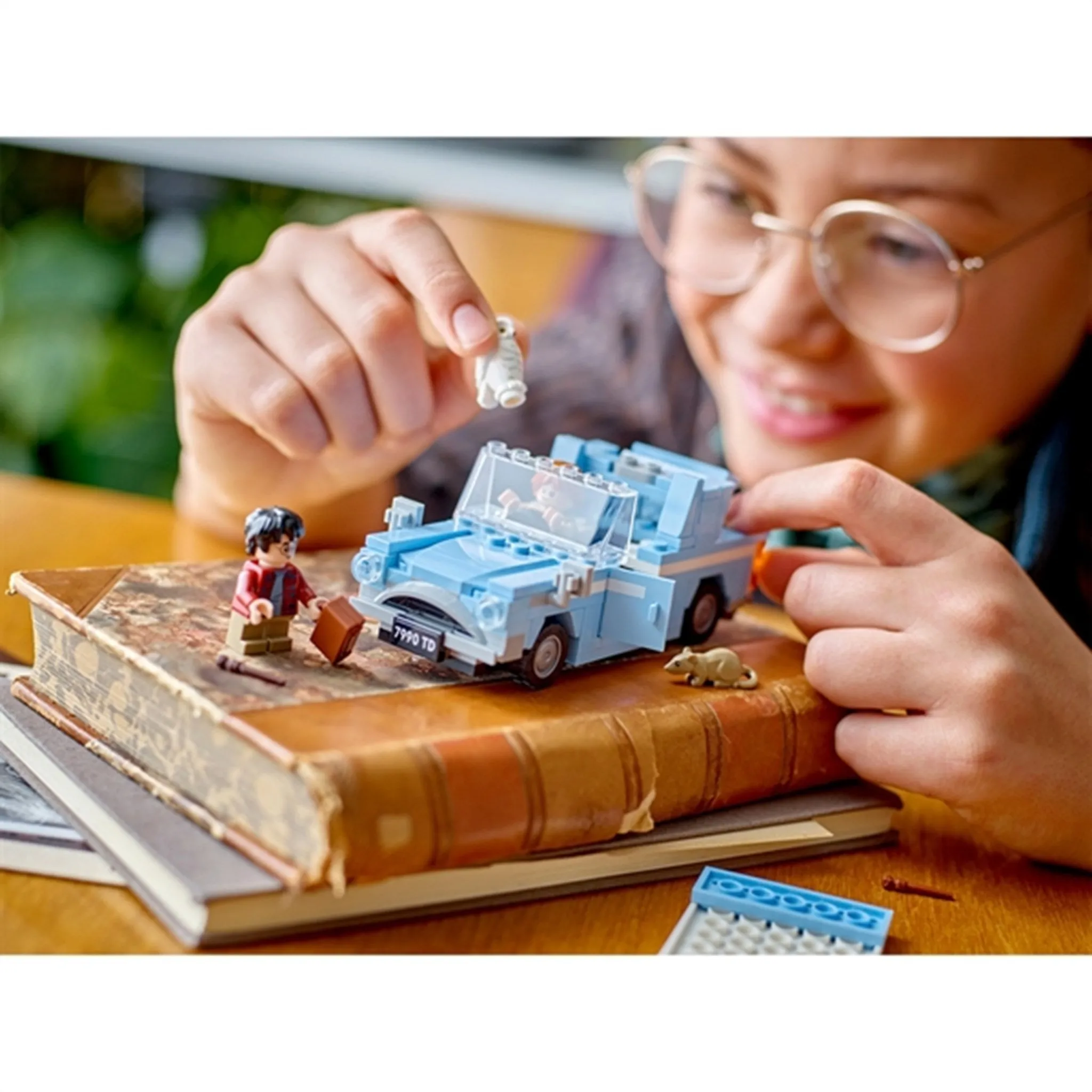 LEGO Harry Potter Flying Ford Anglia