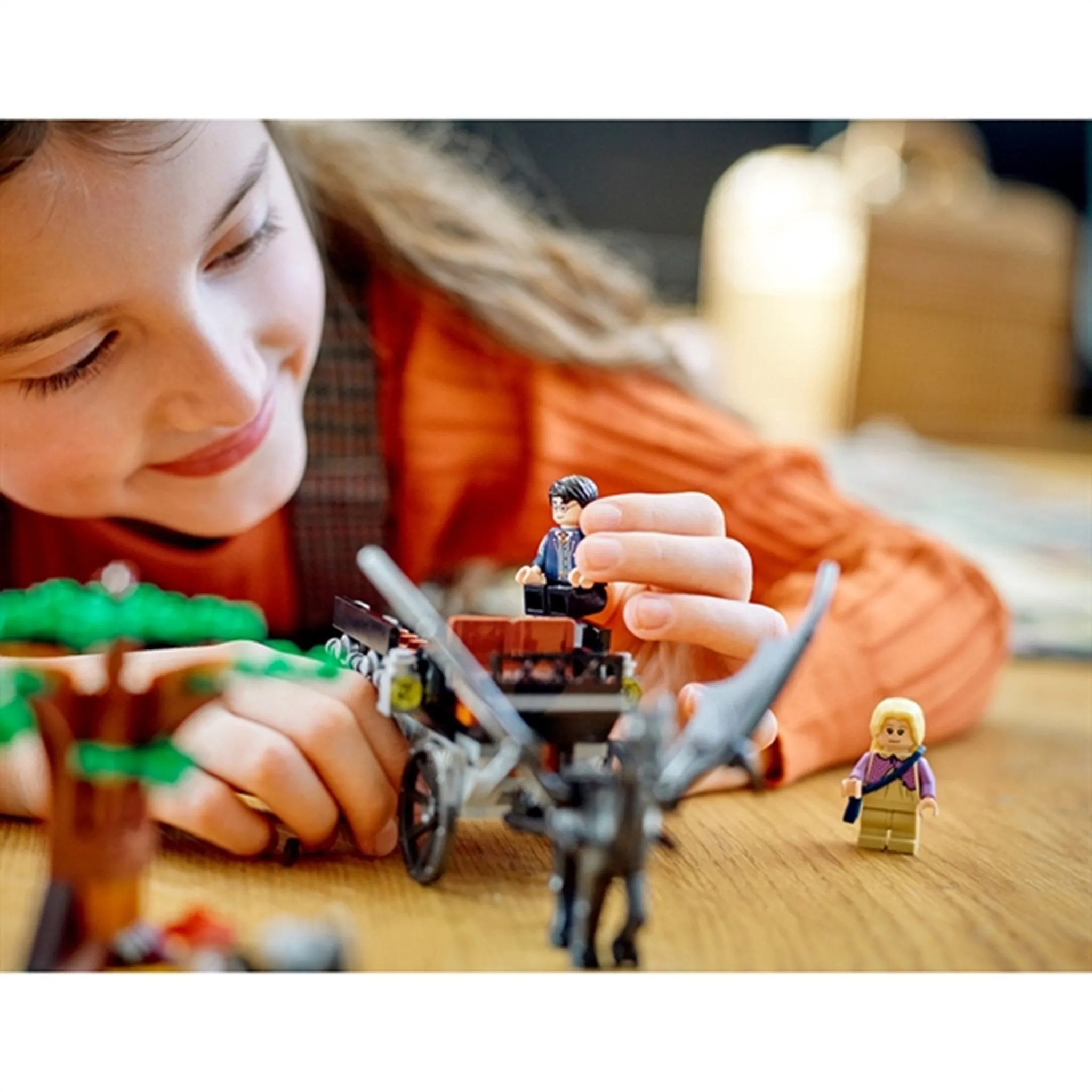 LEGO Harry Potter Hogwarts Carriage and Thestrals