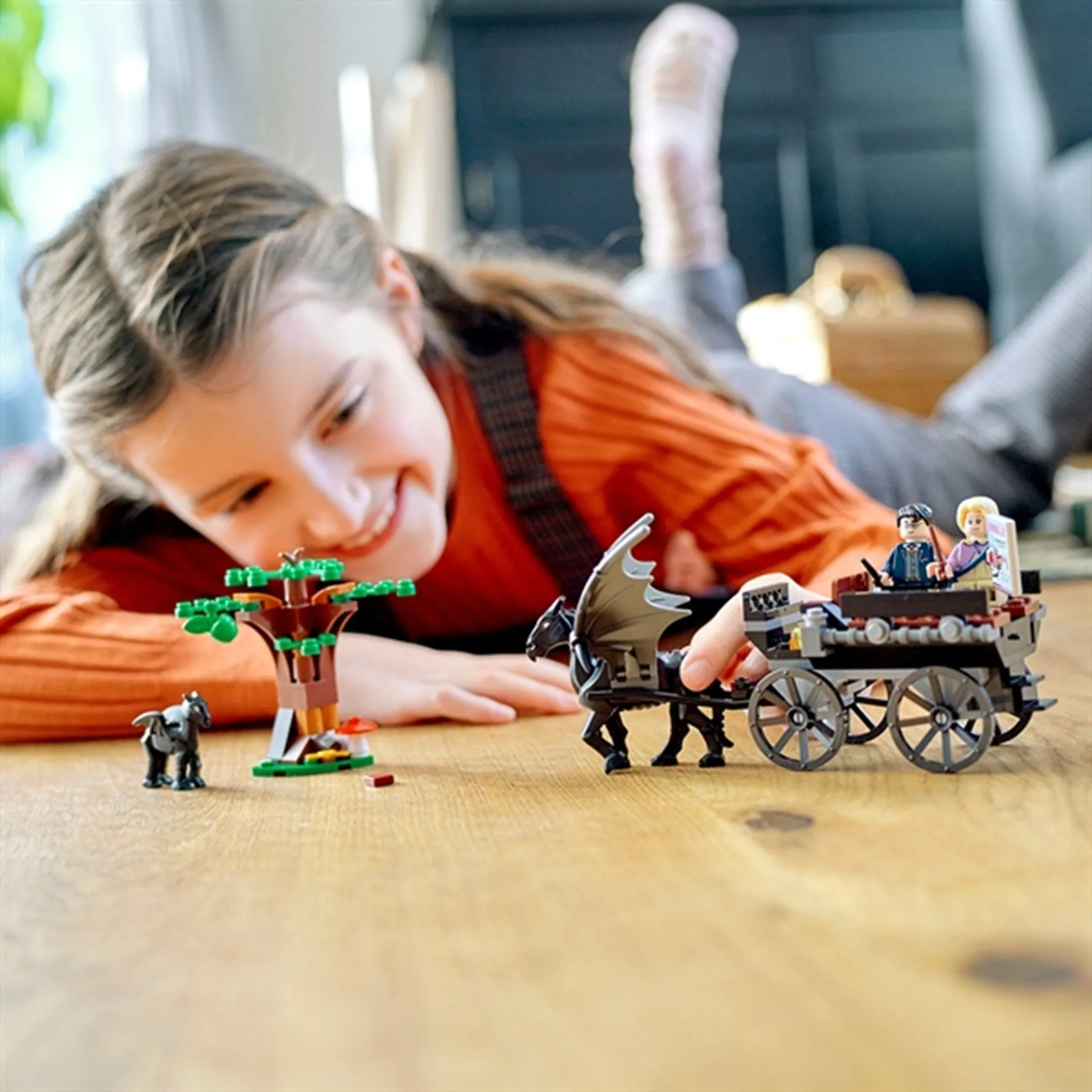 LEGO Harry Potter Hogwarts Carriage and Thestrals