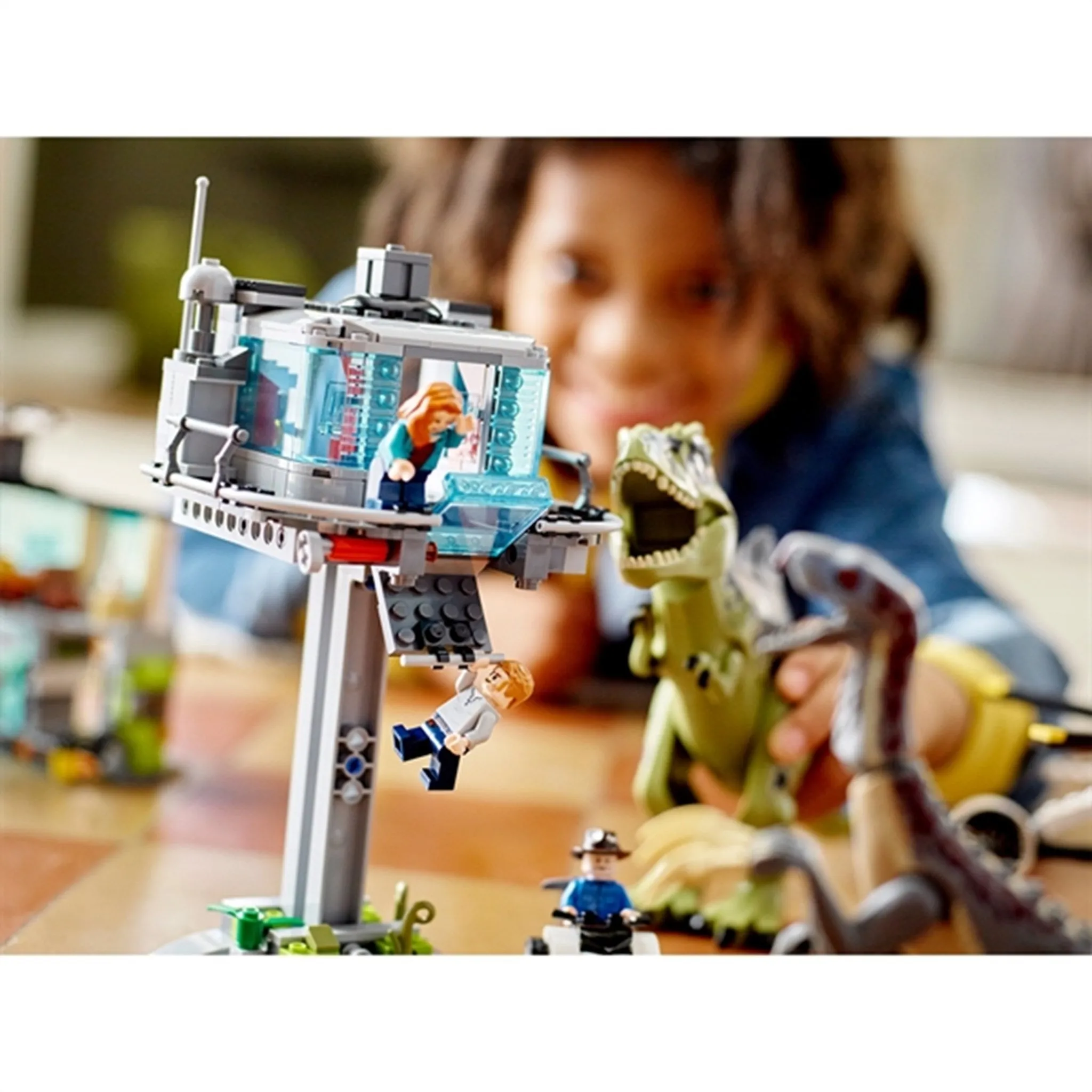 LEGO Jurassic World Giganotosaurus & Therizinosaurus Attack