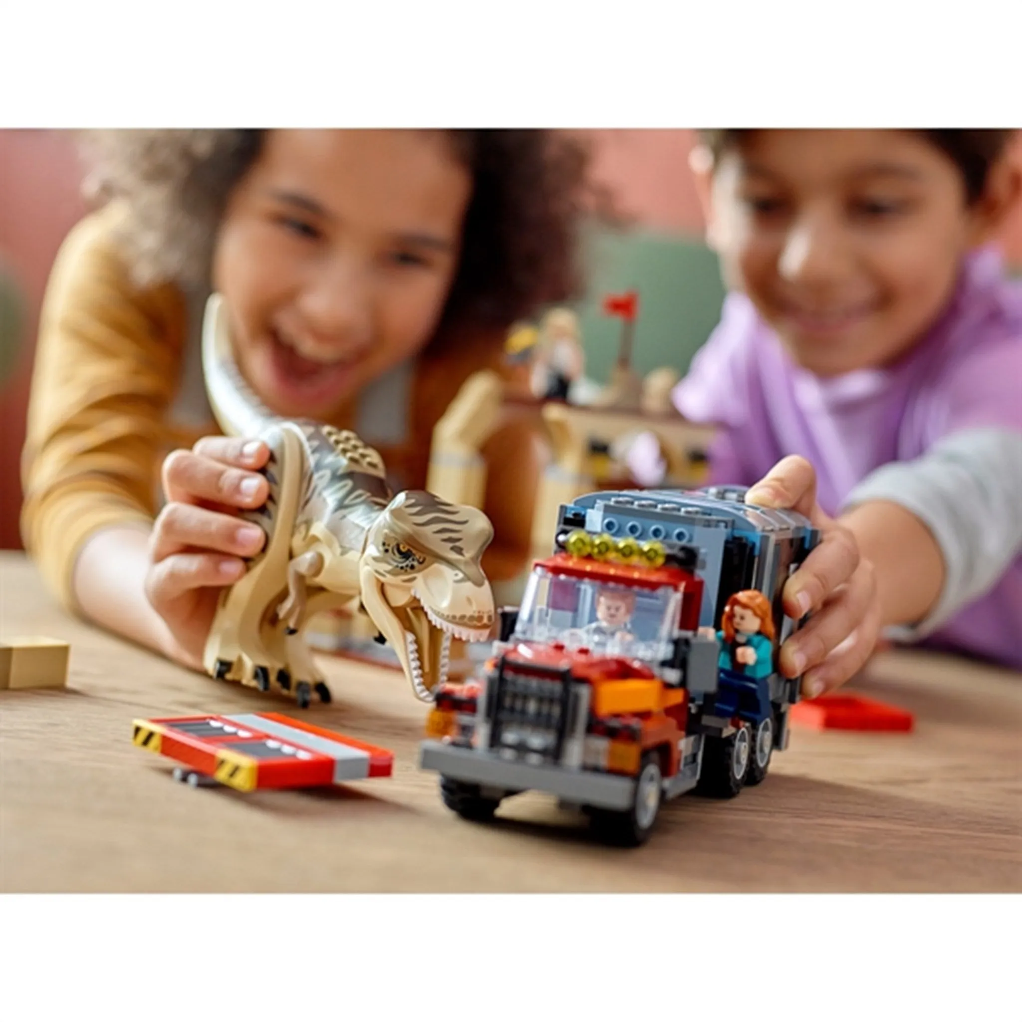 LEGO Jurassic World T. rex & Atrociraptor Dinosaur Breakout