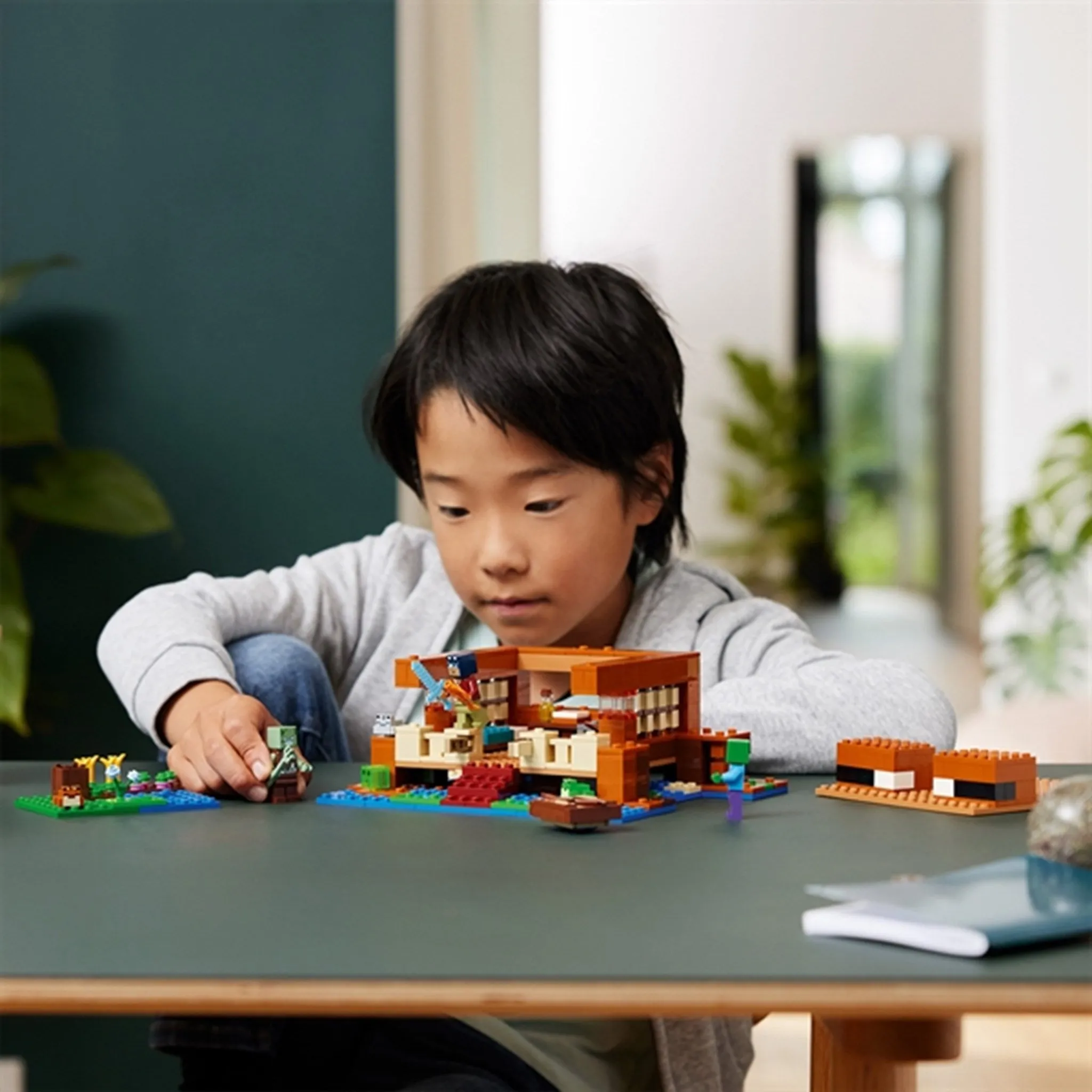 LEGO Minecraft The Frog House