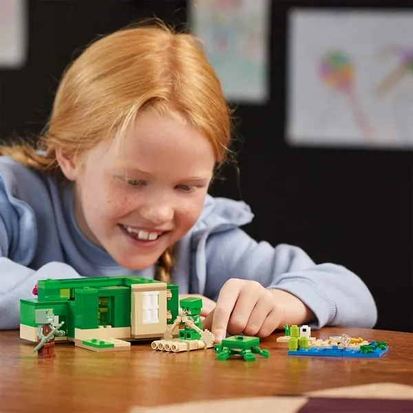 LEGO Minecraft The Turtle Beach House
