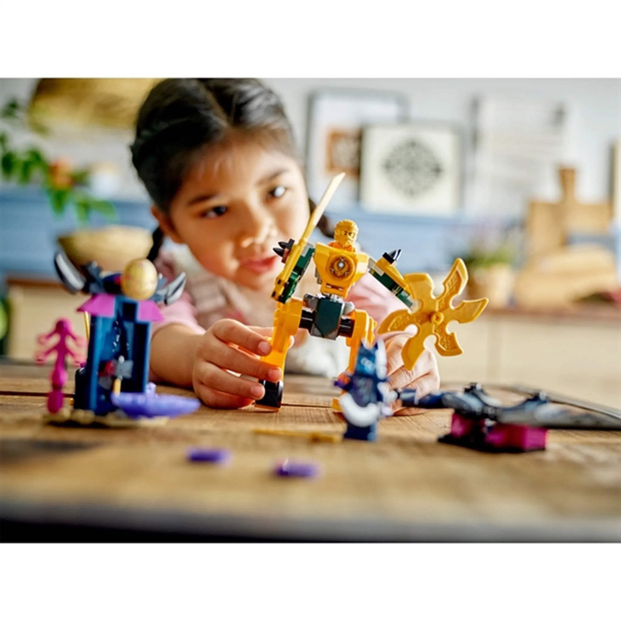 LEGO NINJAGO Arin's Battle Mech