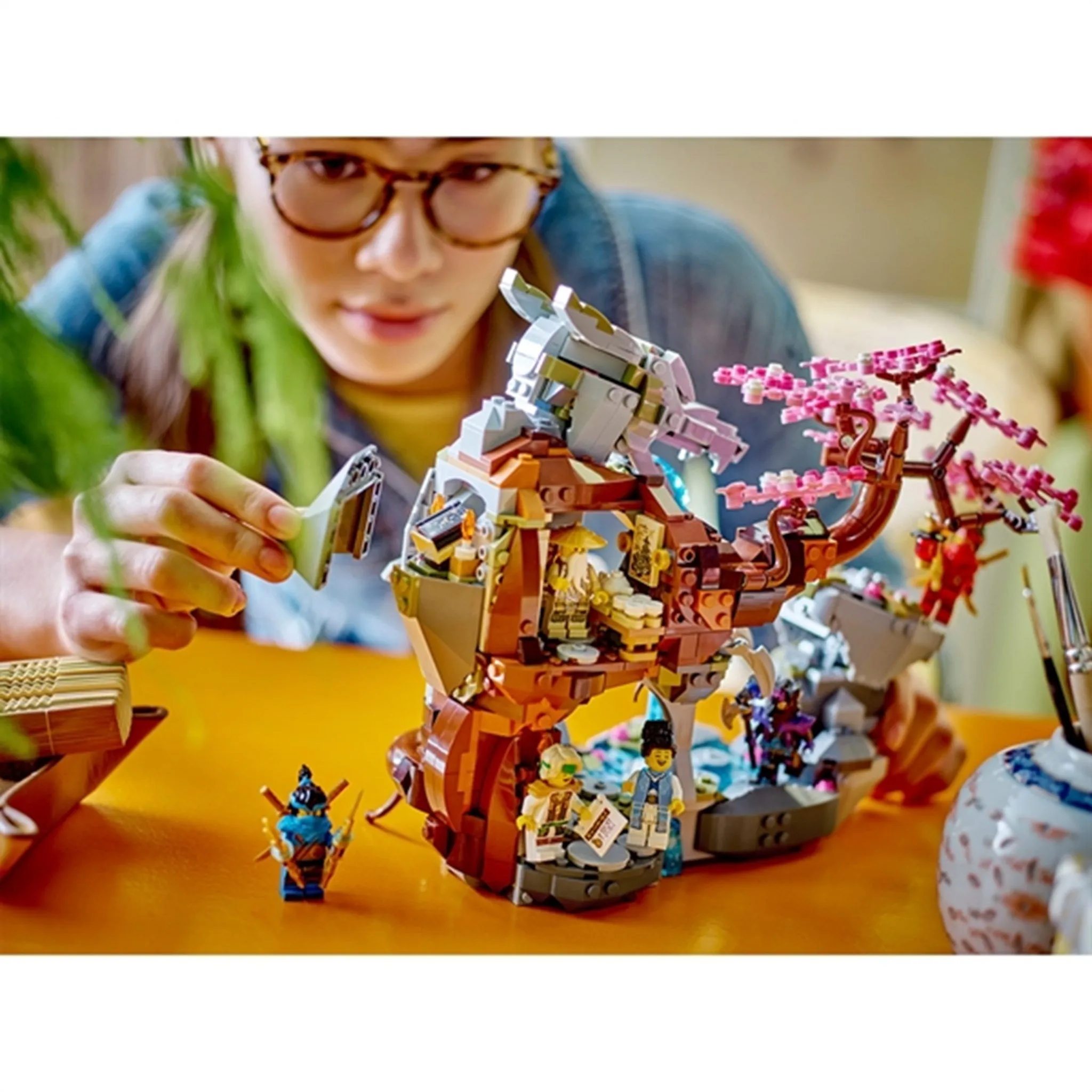 LEGO NINJAGO Dragon Stone Shrine