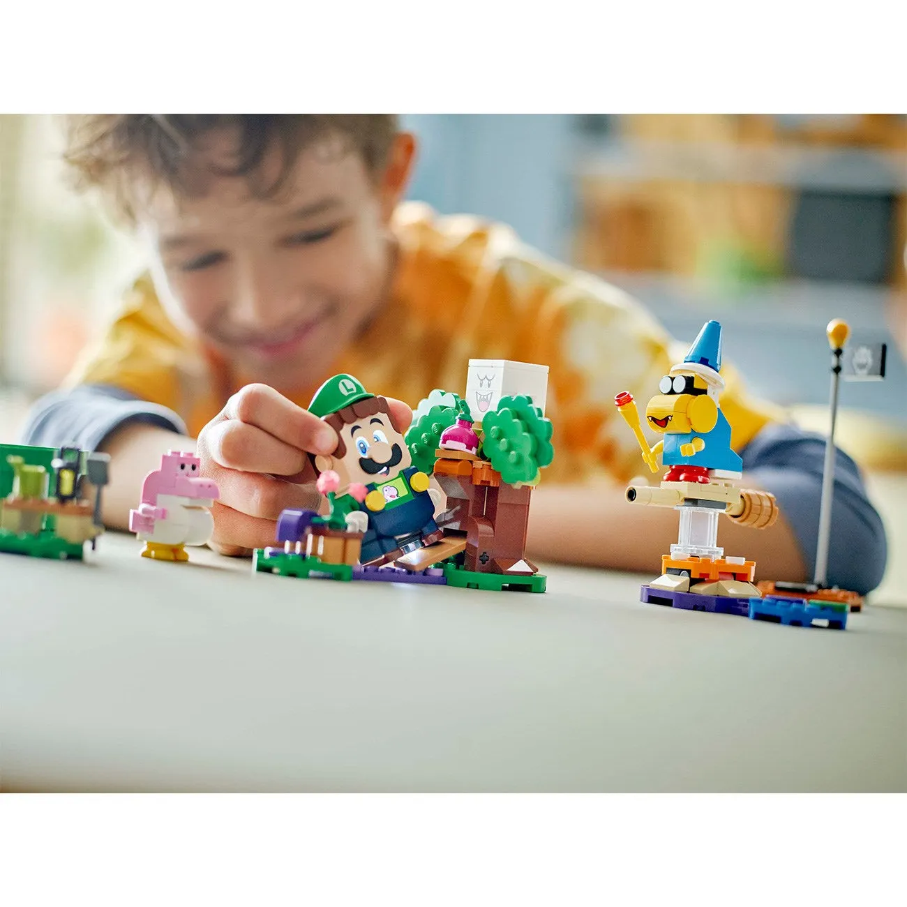 LEGO Super Mario Adventures with interactive LEGO Luigi