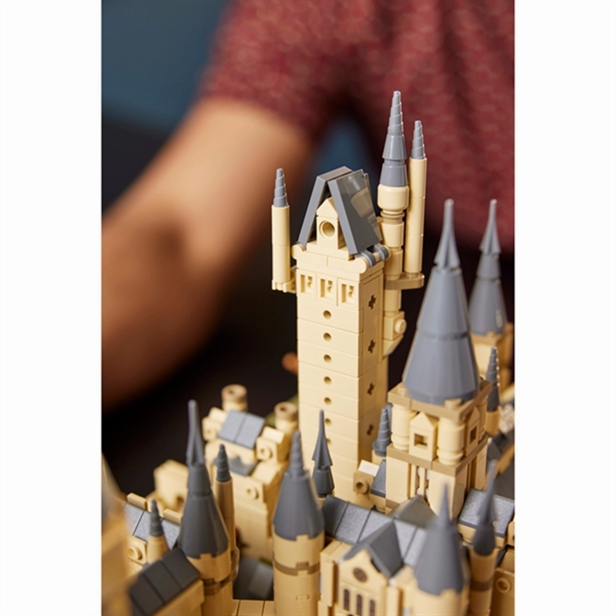 LEGO Harry Potter Hogwarts Castle and Surroundings