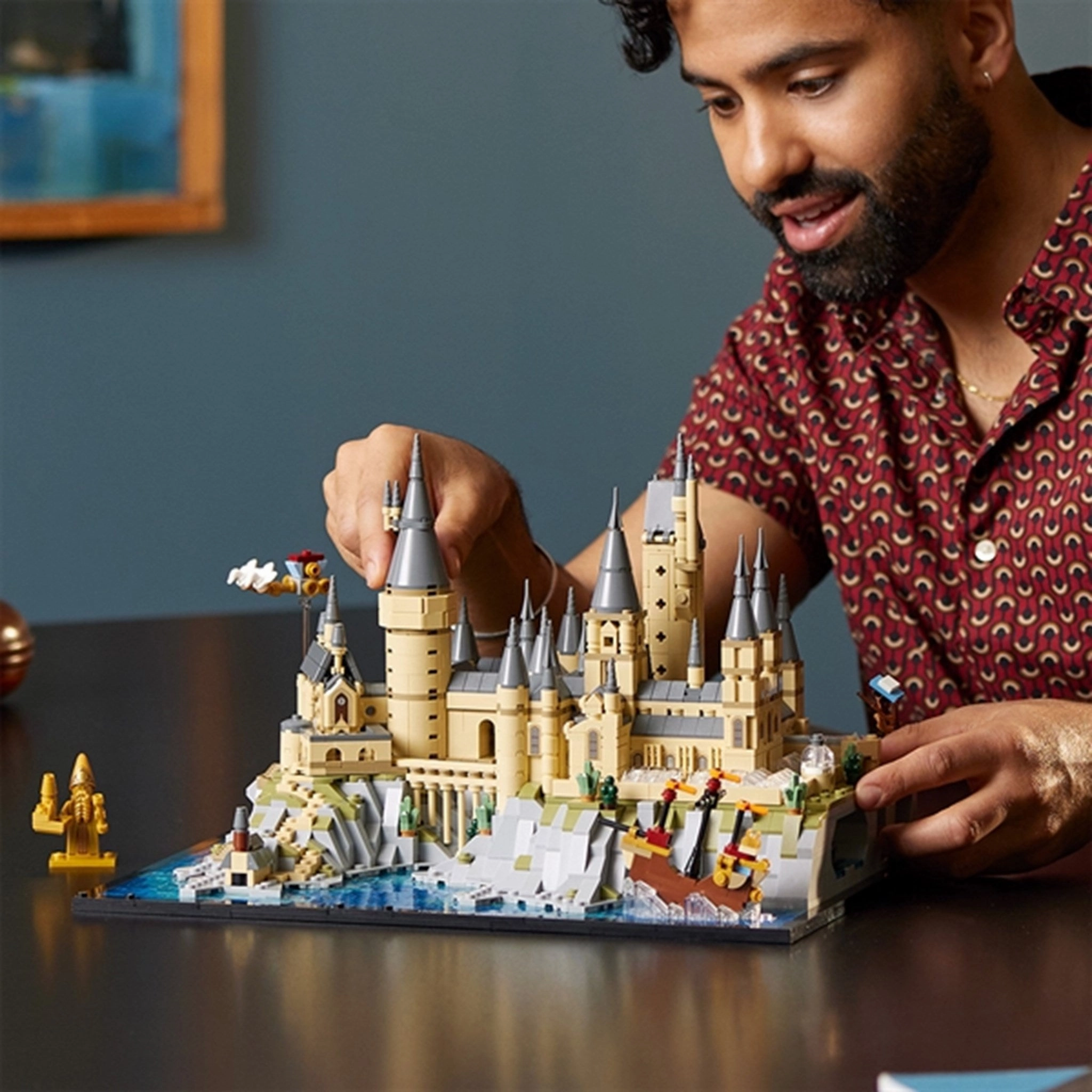 LEGO Harry Potter Hogwarts Castle and Surroundings