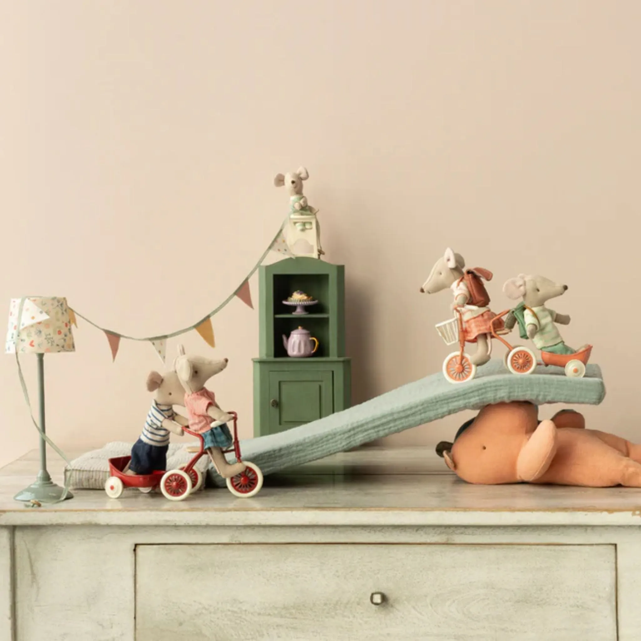 Maileg Mouse Abri  Tricycle - Red
