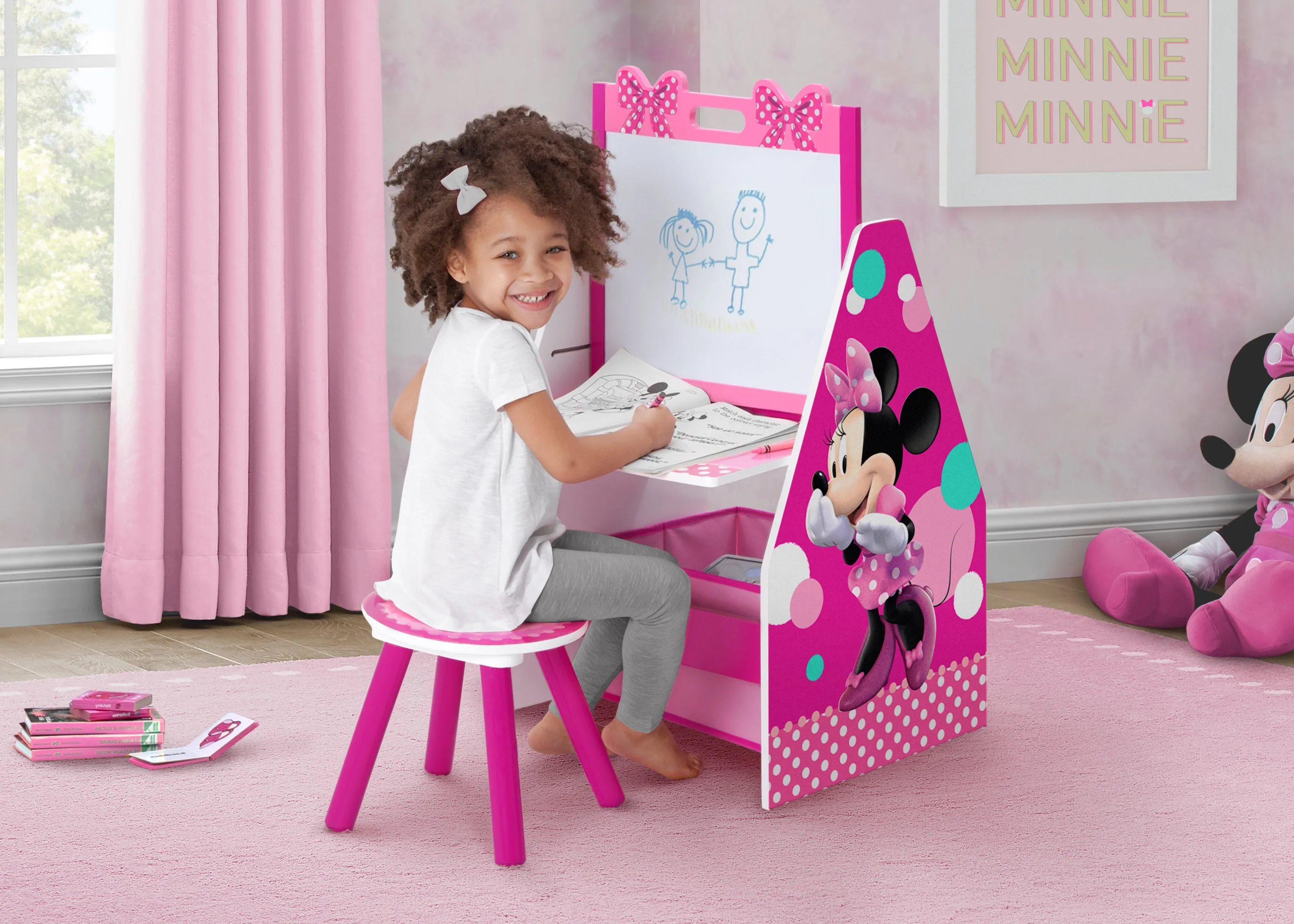 Minnie Mouse Deluxe Kids Art Table - Easel, Desk, Stool, Toy Organizer Babykids_Delta Children_Toy Storage & Bookshelves