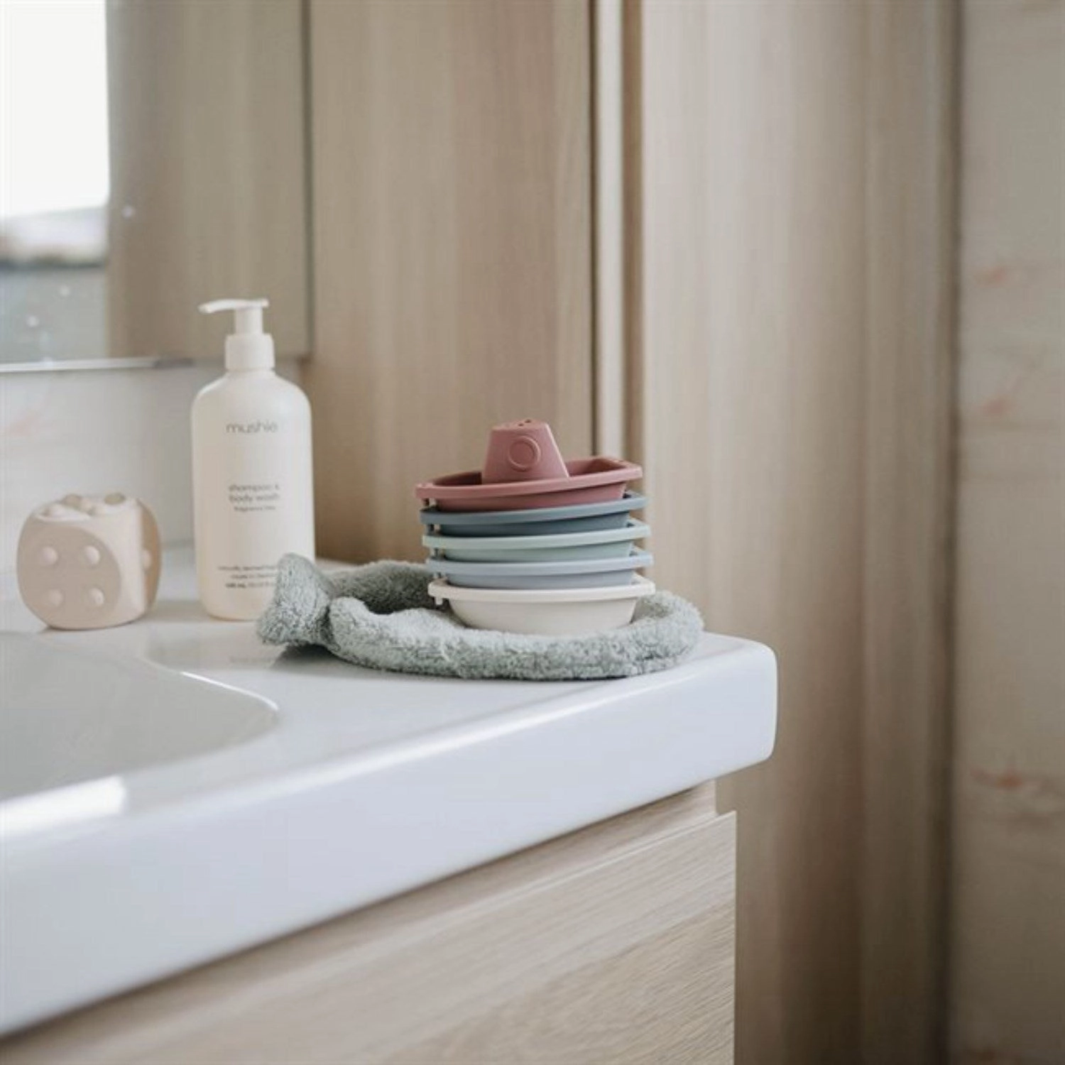 Mushie Original Bath Boats