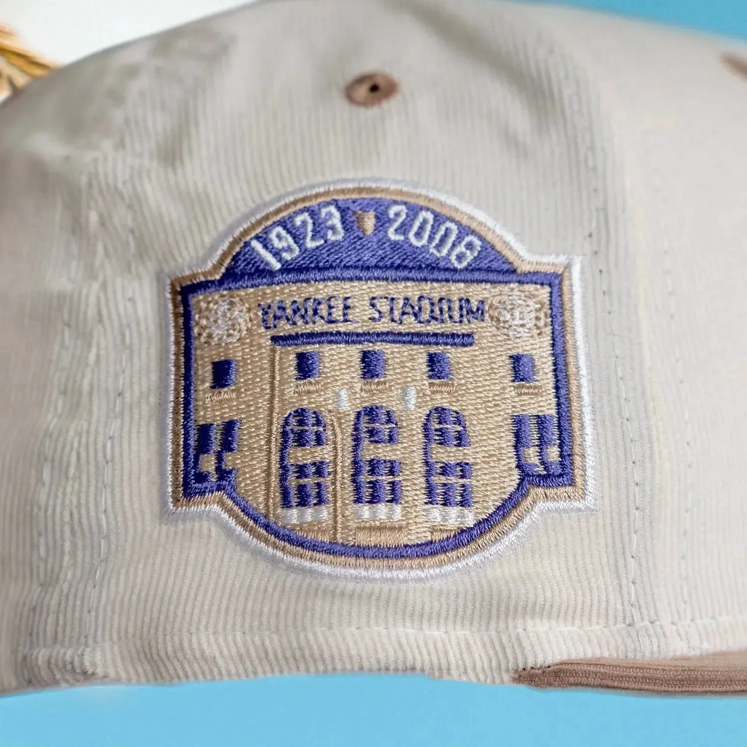 New Era Caps NEW ERA 59FIFTY MLB NEW YORK YANKEES YANKEE STADIUM TWO TONE MICRO CORD / GREY UV FITTED CAP