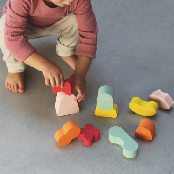 Quut Blokki - Balancing Shapes - Coral Pink