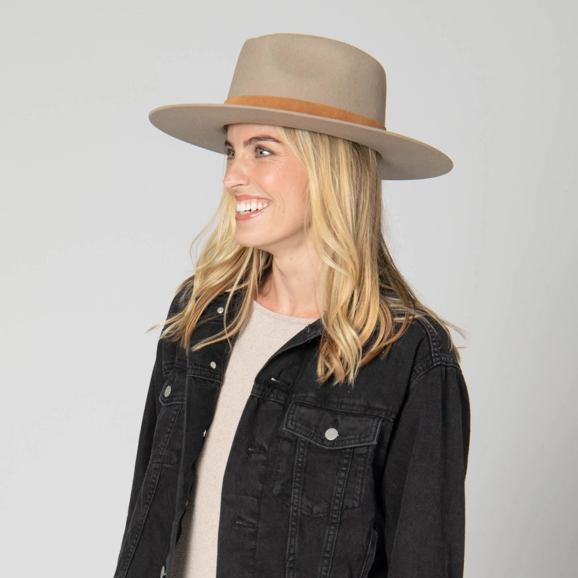 San Diego Hat Company Womens Fedoras Loretta - Stiff Brim Fedora with Suede Band and Gold Chain