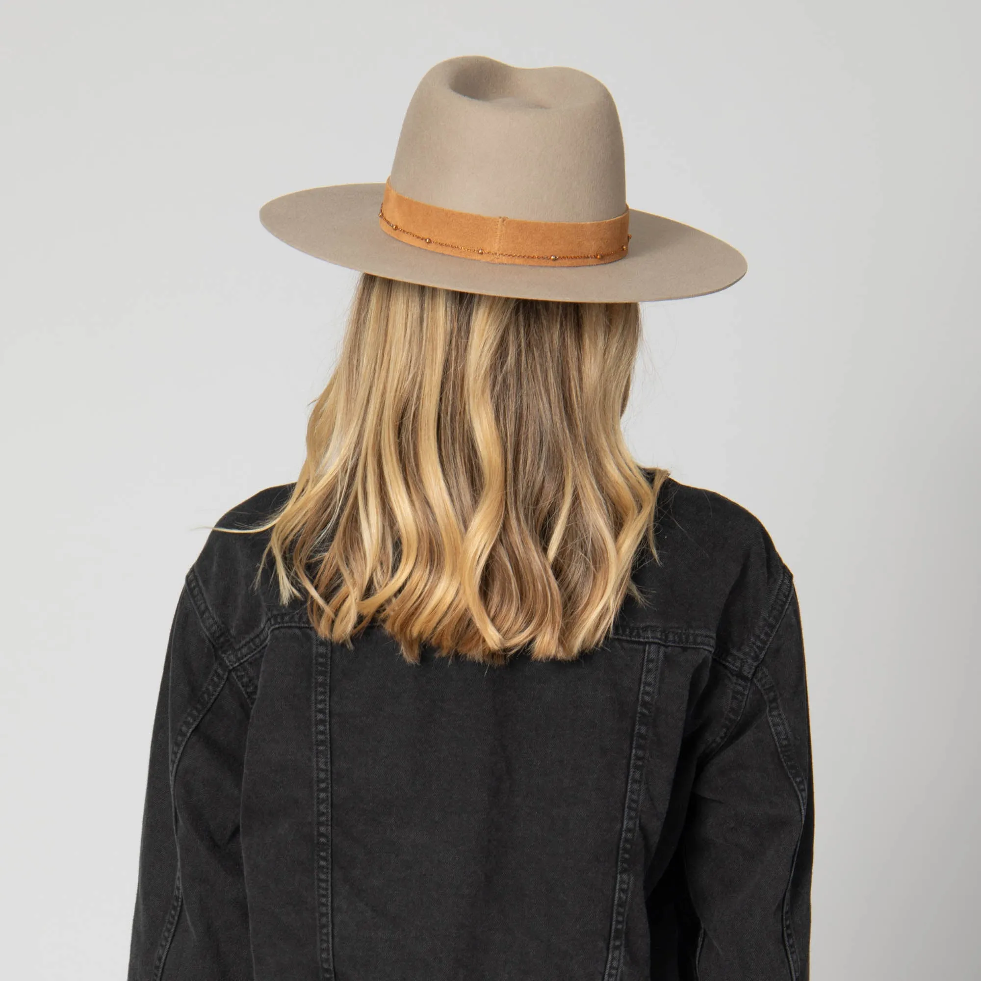 San Diego Hat Company Womens Fedoras Loretta - Stiff Brim Fedora with Suede Band and Gold Chain