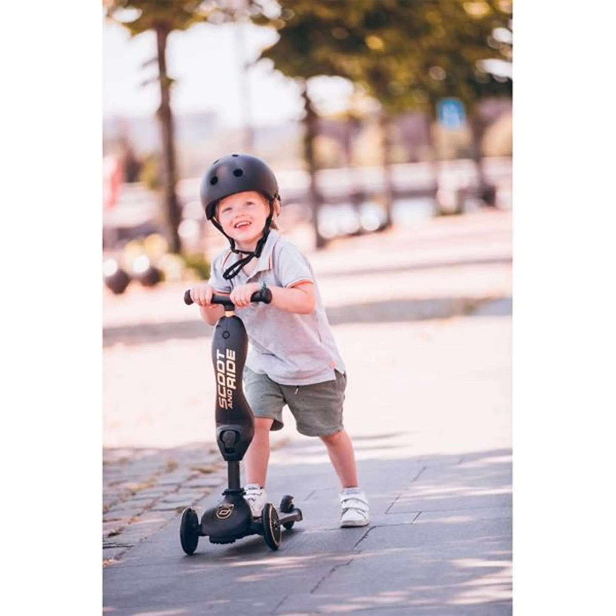Scoot and Ride Safety Helmet Black/Gold