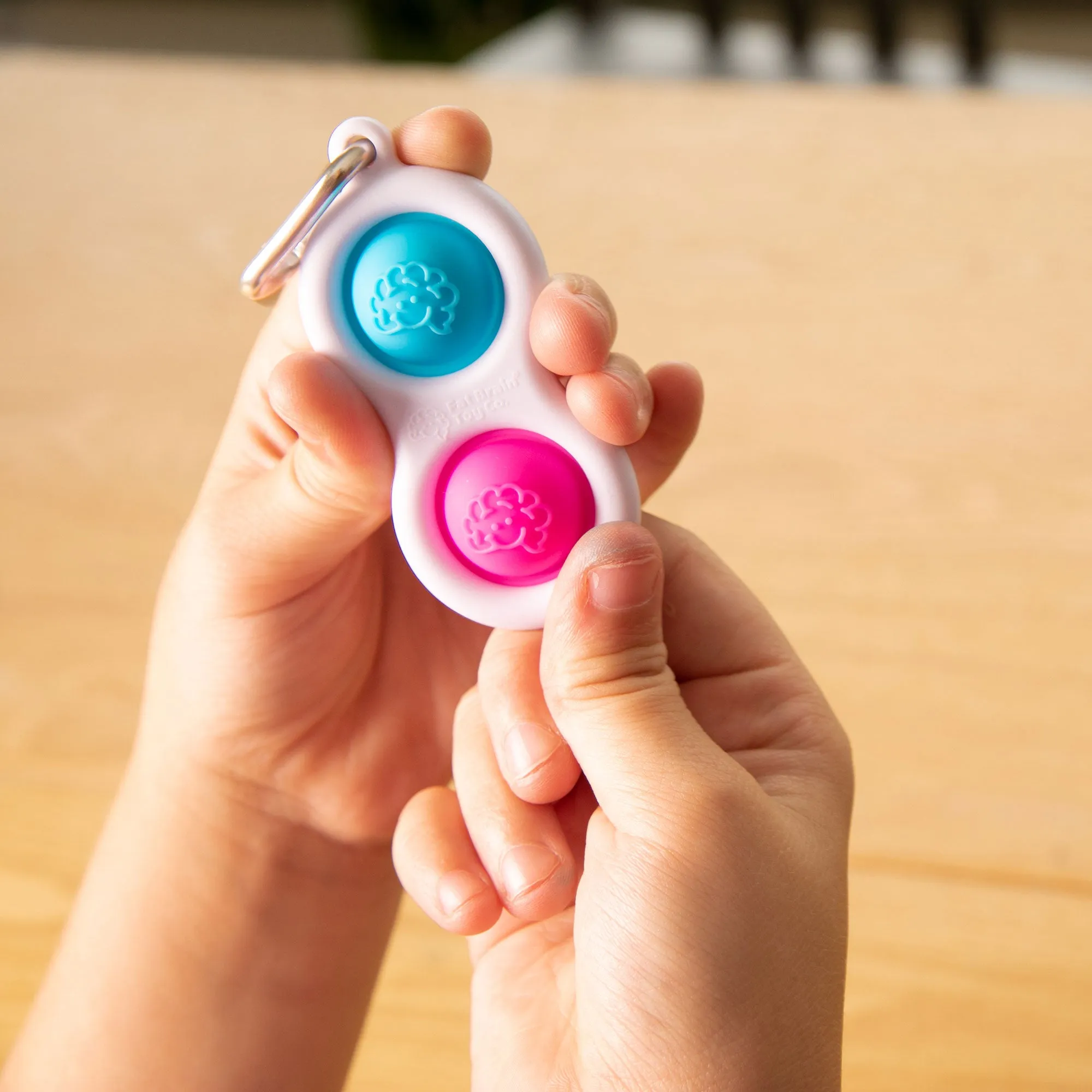 Simpl Dimpl Key Ring Babykids_Fat Brain_Toys