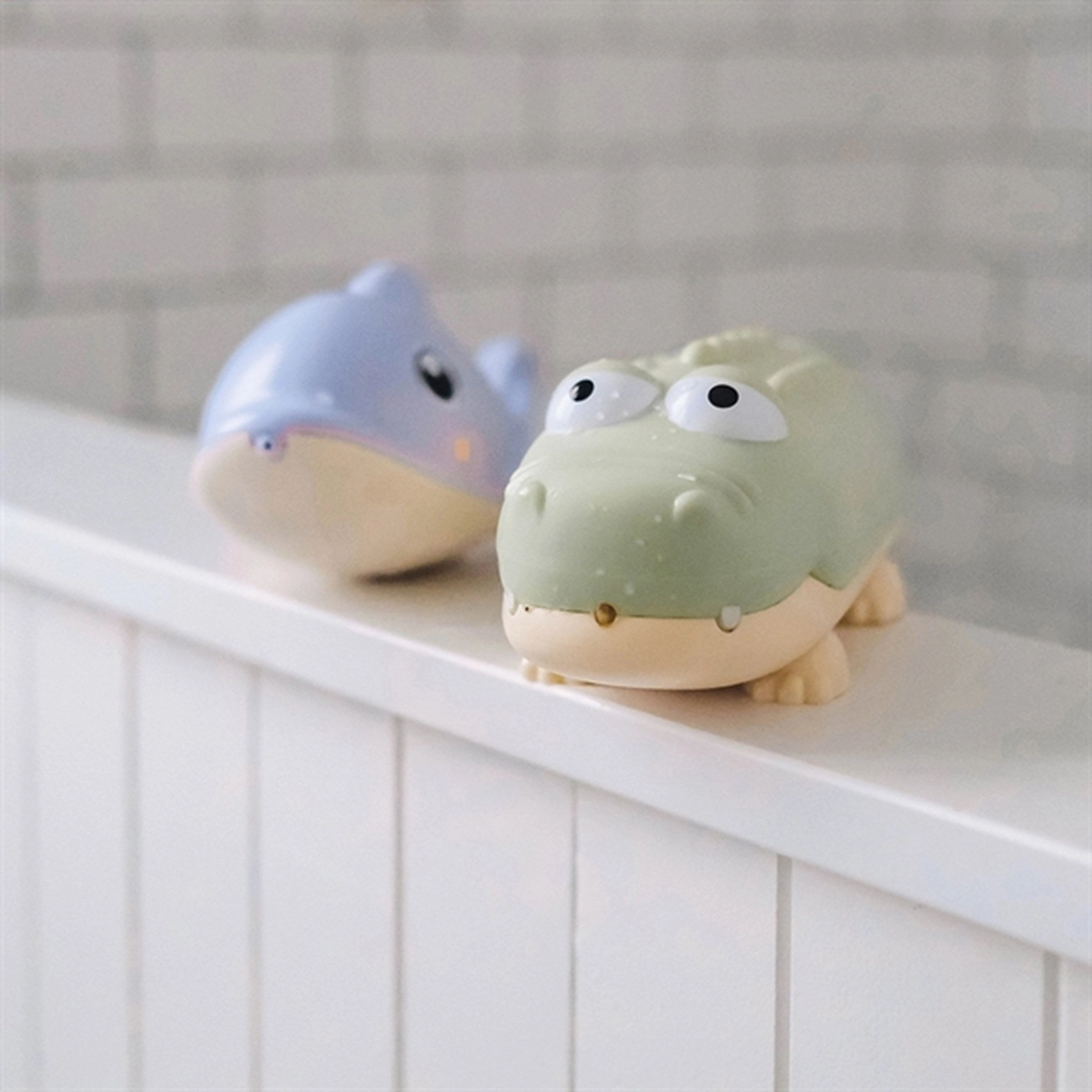 SunnyLife Bath Squirters Dolphin Pastel Lilac