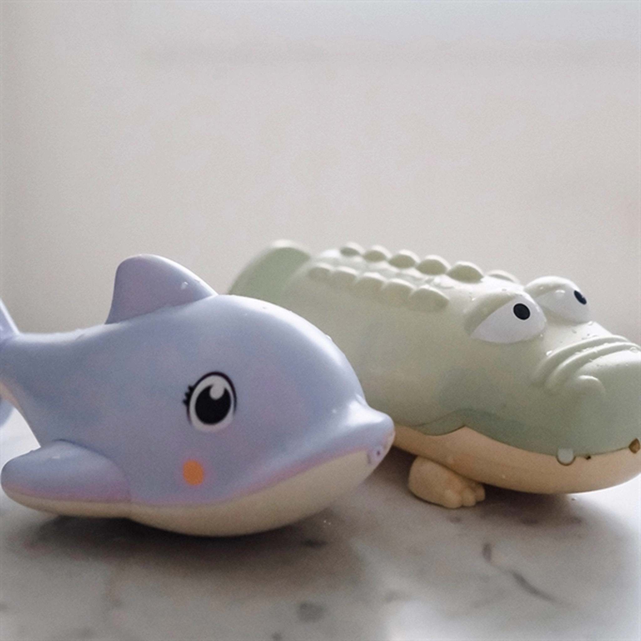 SunnyLife Bath Squirters Dolphin Pastel Lilac