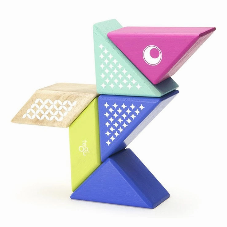 Tegu Travel Pal Hummingbird Magnetic Wooden Blocks